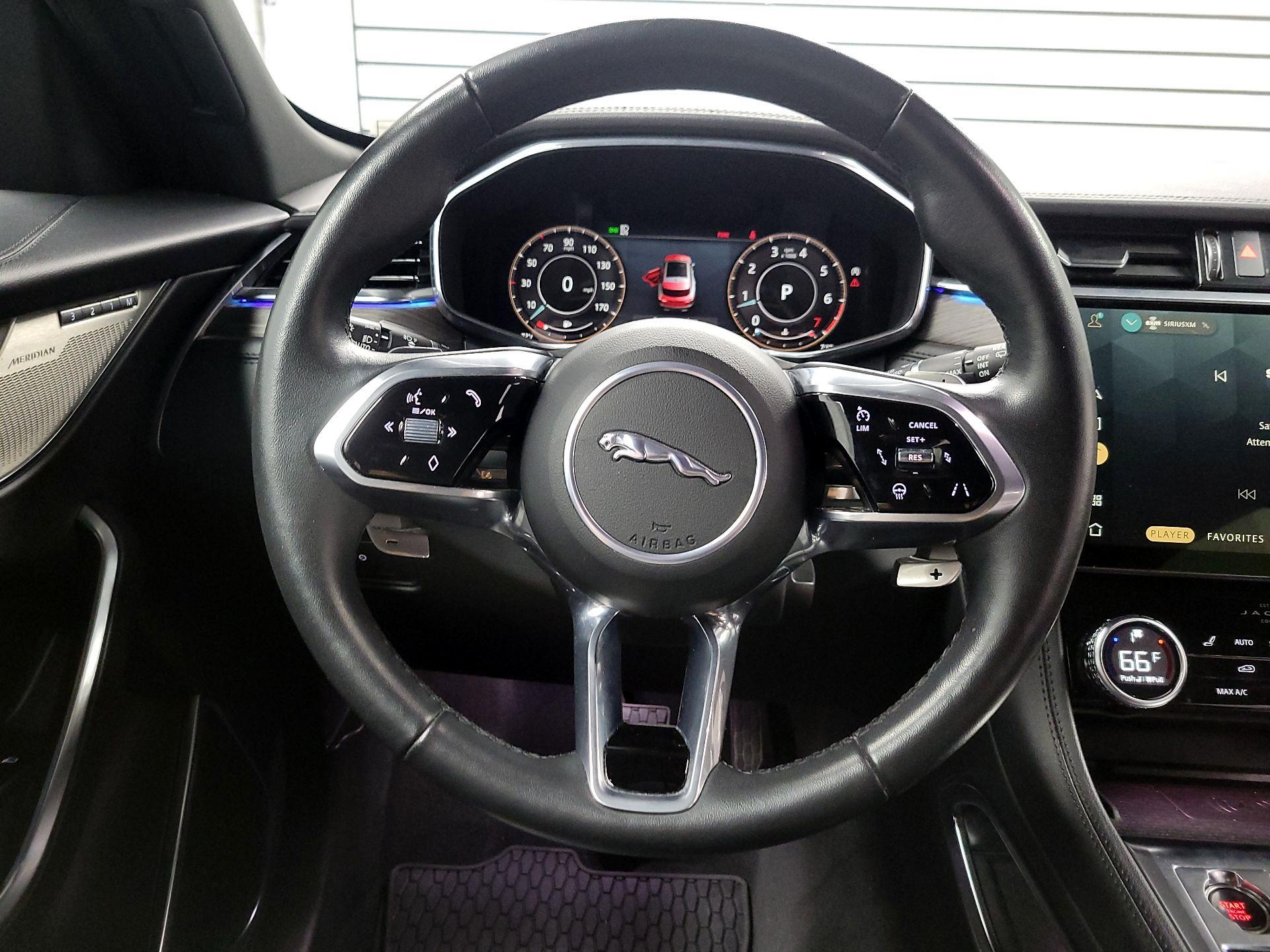 Thumbnail: 2023 Jaguar F-Pace - 10