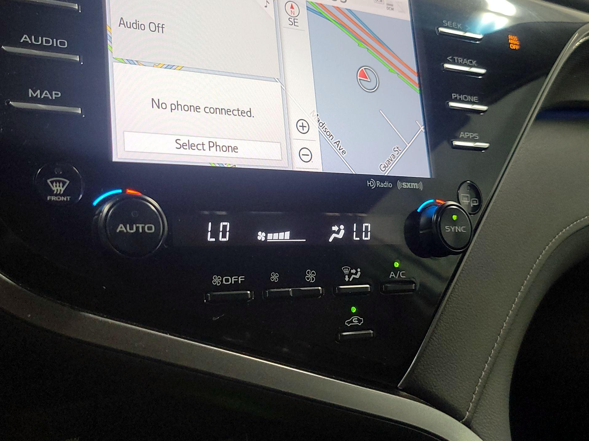 Thumbnail: 2019 Toyota Camry - 15