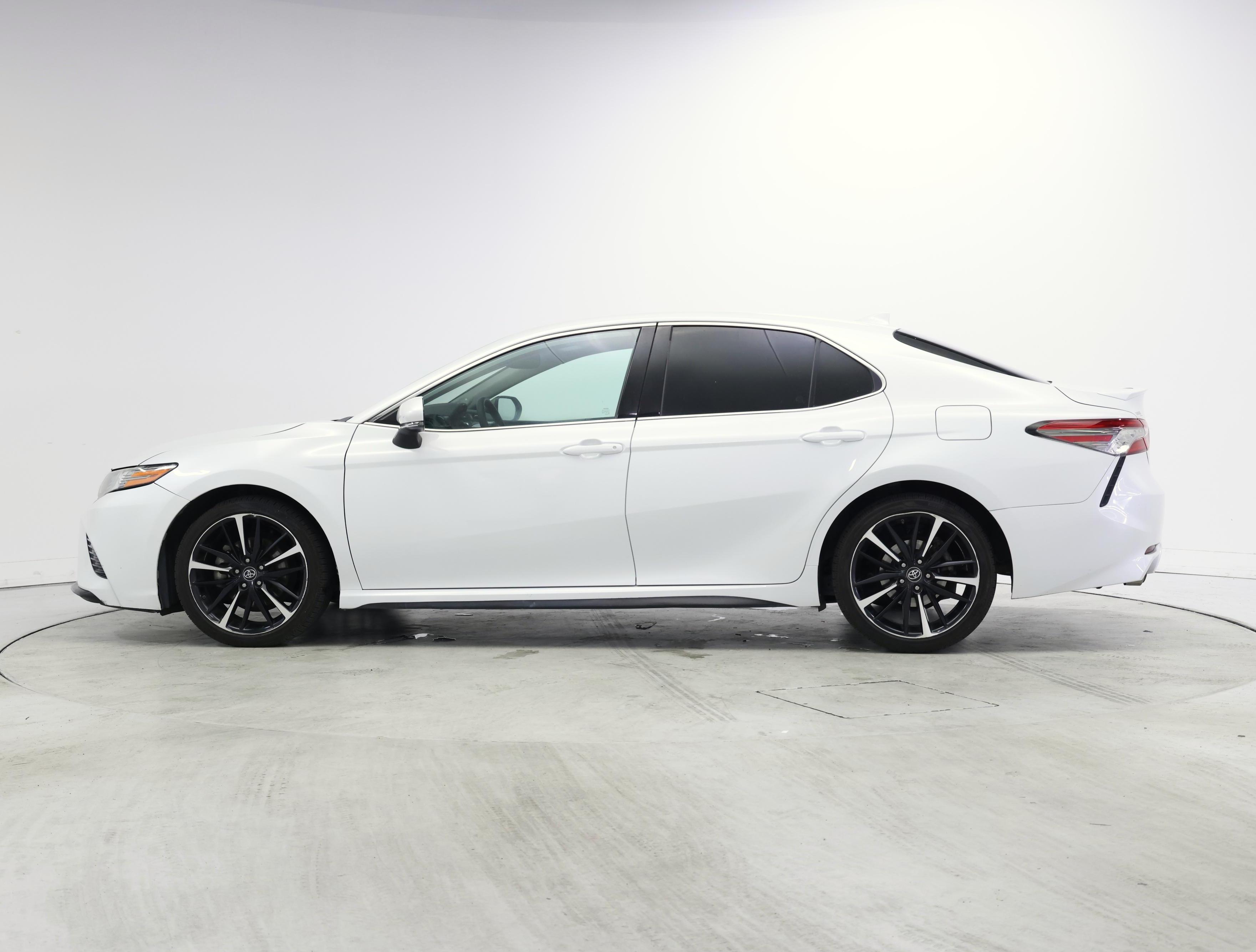 Thumbnail: 2019 Toyota Camry - 3