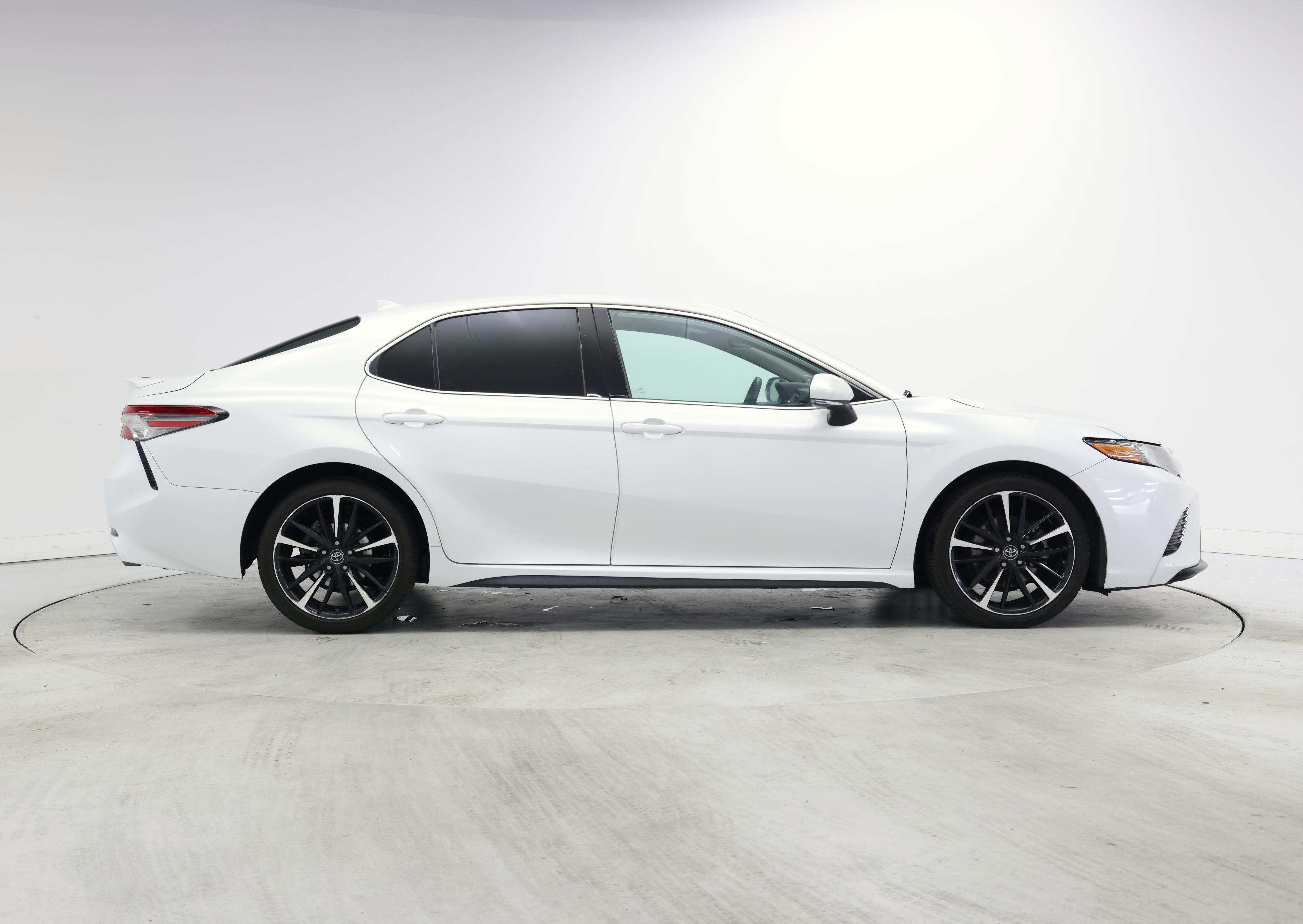 Thumbnail: 2019 Toyota Camry - 7