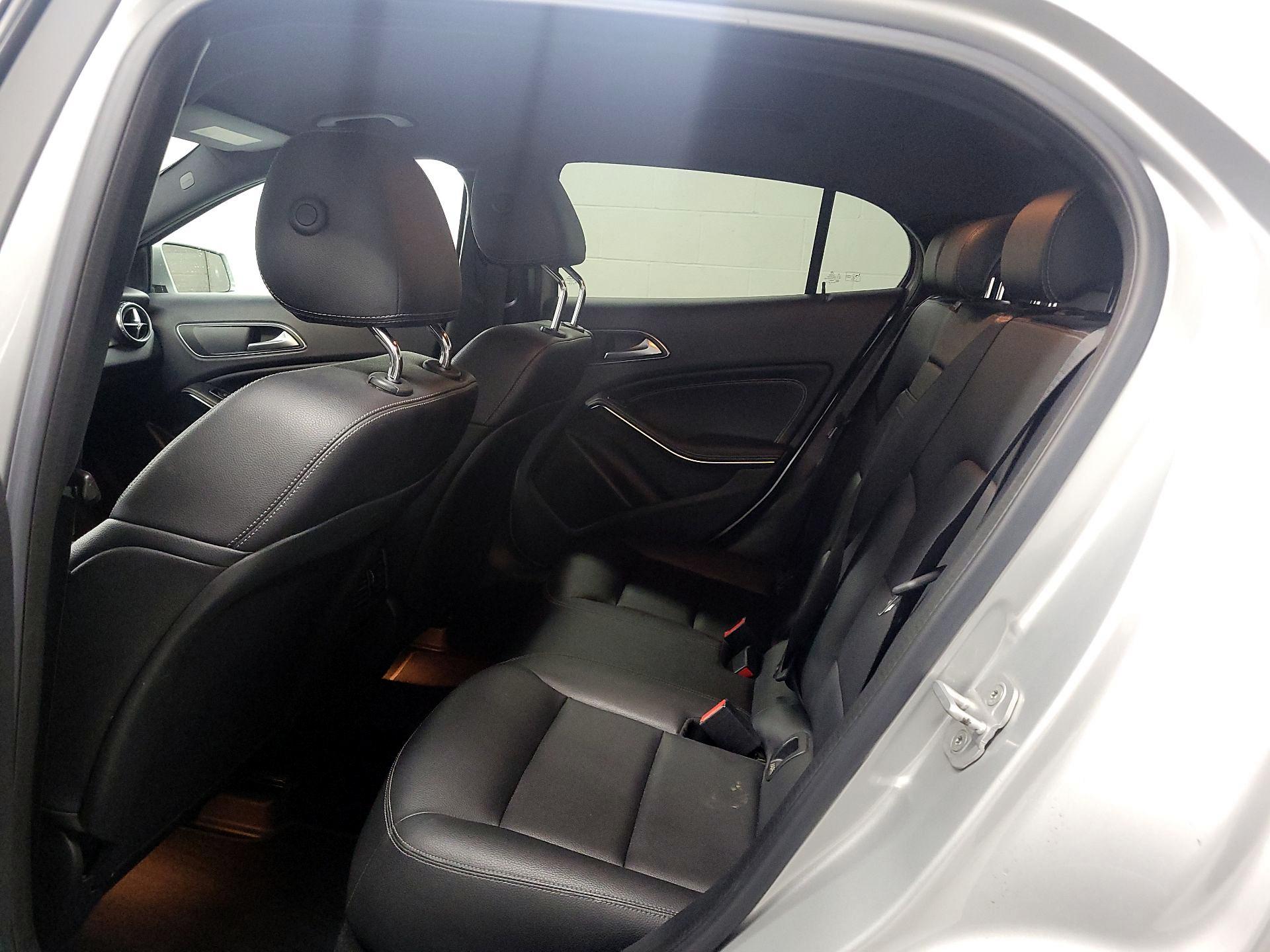 Thumbnail: 2016 Mercedes-Benz GLA - 17