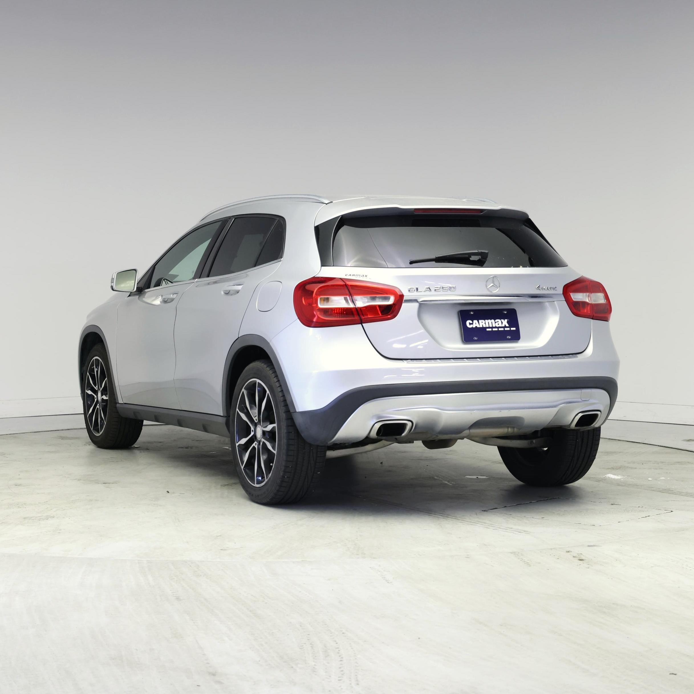 Thumbnail: 2016 Mercedes-Benz GLA - 2