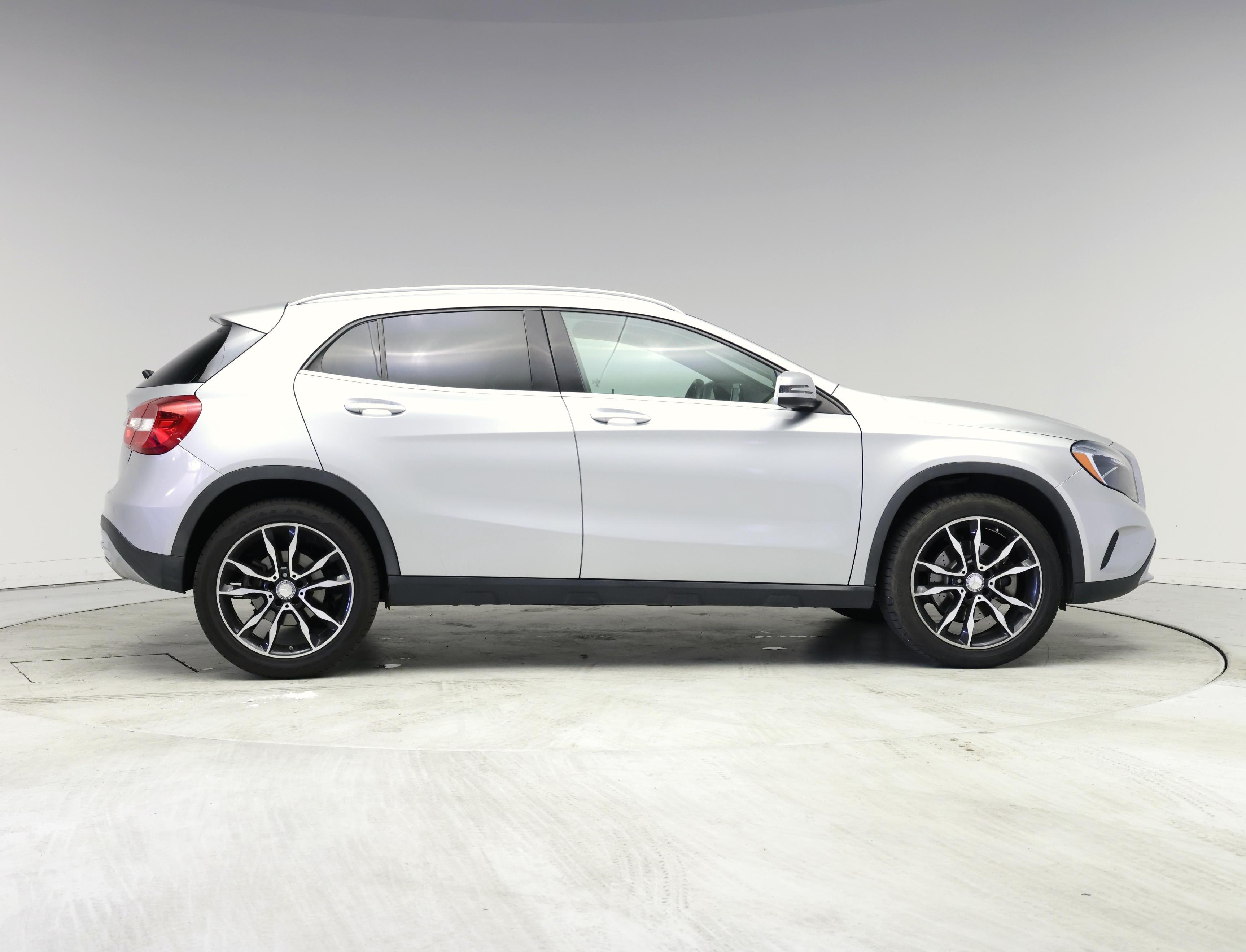Thumbnail: 2016 Mercedes-Benz GLA - 7