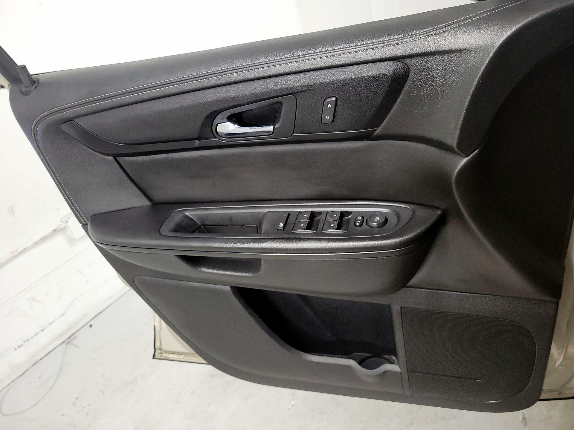 Thumbnail: 2015 GMC Acadia - 12