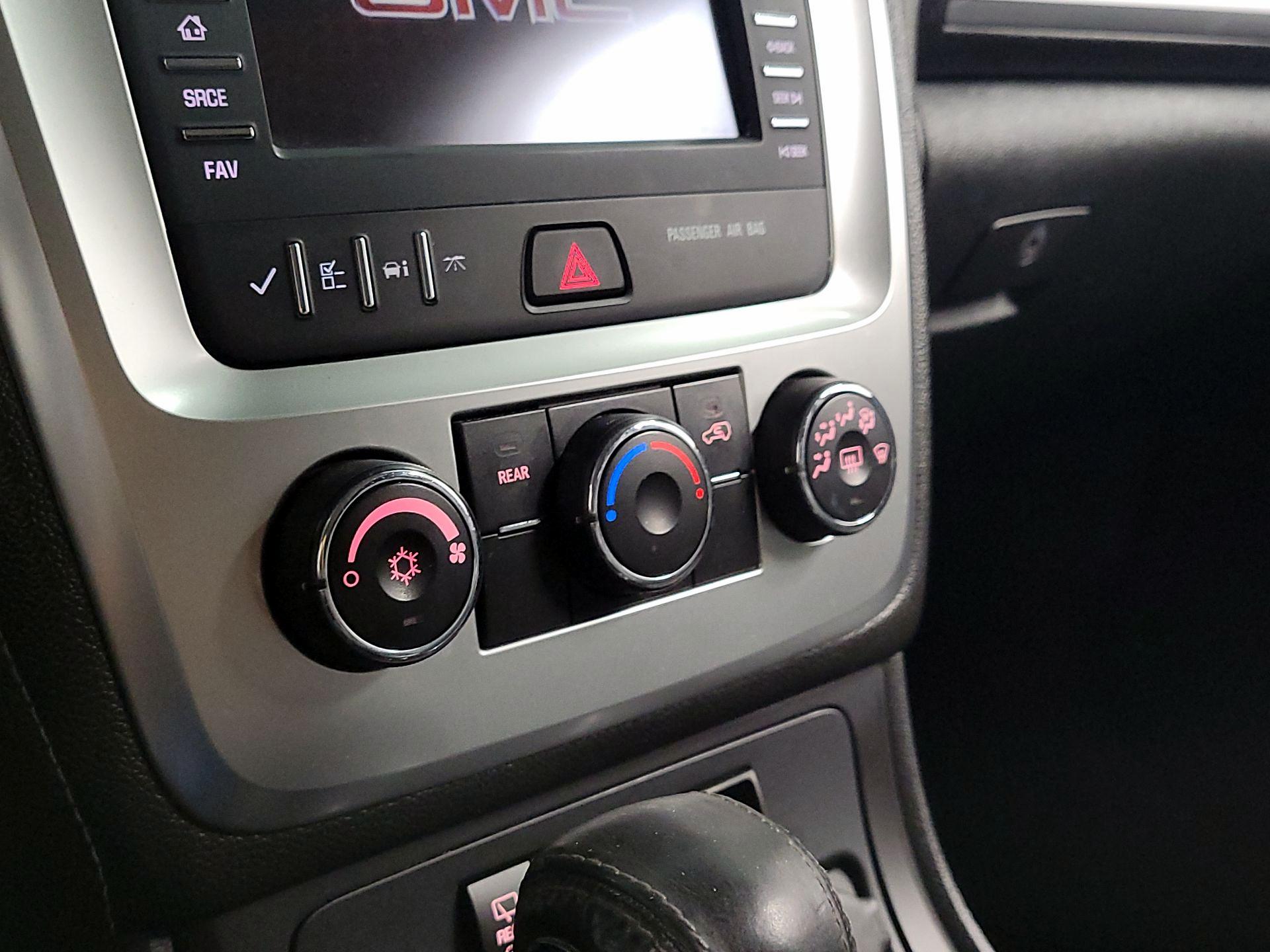 Thumbnail: 2015 GMC Acadia - 16