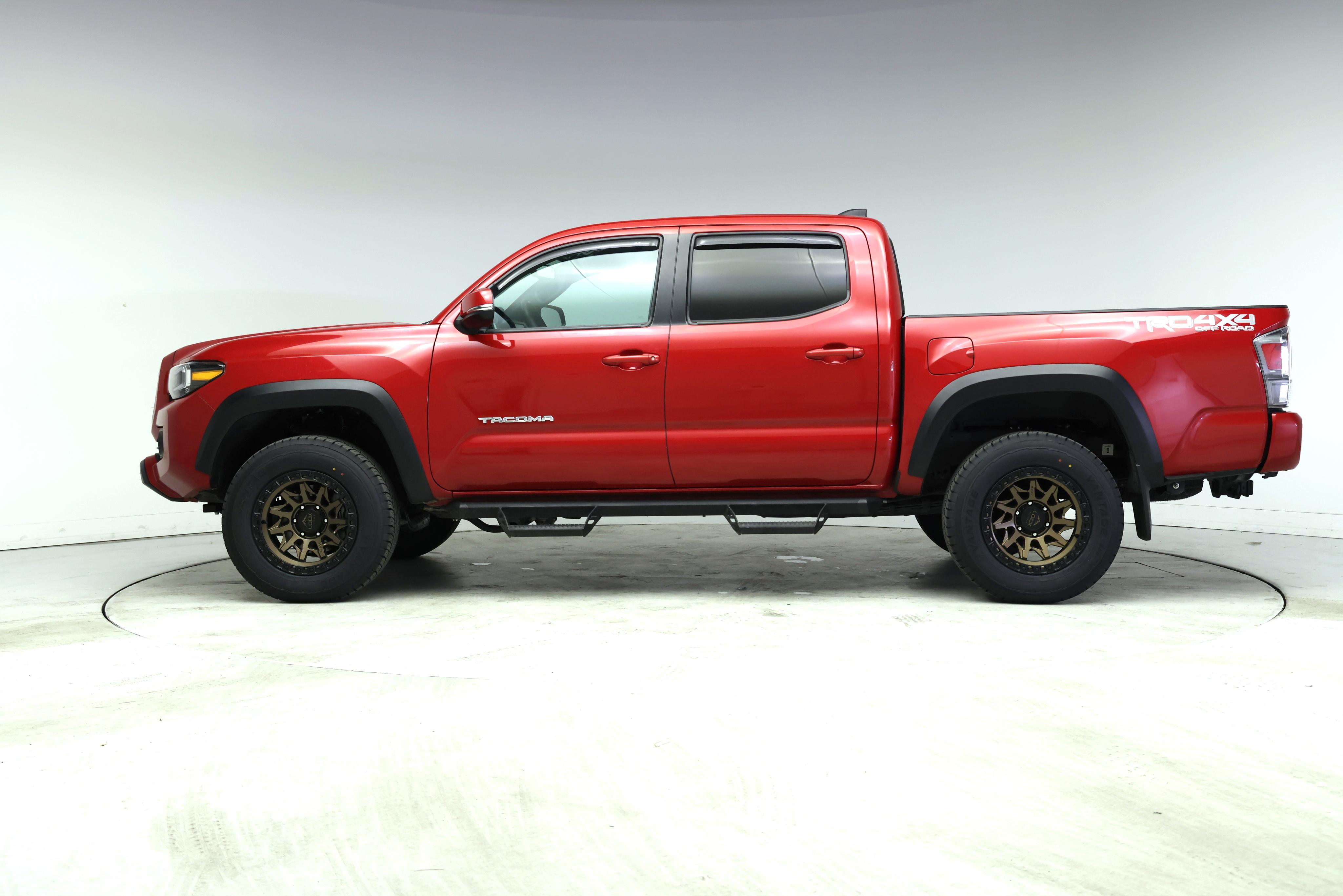 Thumbnail: 2022 Toyota Tacoma - 3