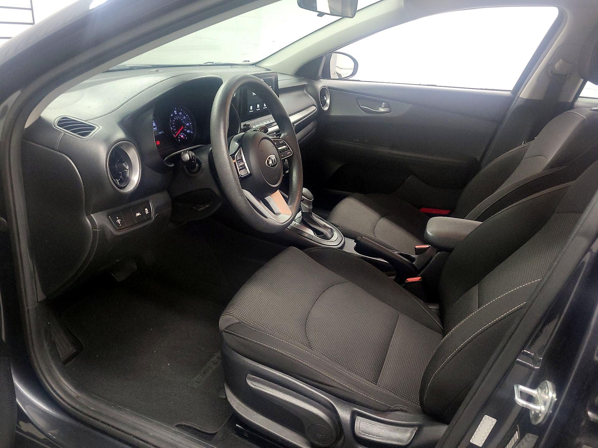 Thumbnail: 2019 Kia Forte - 11