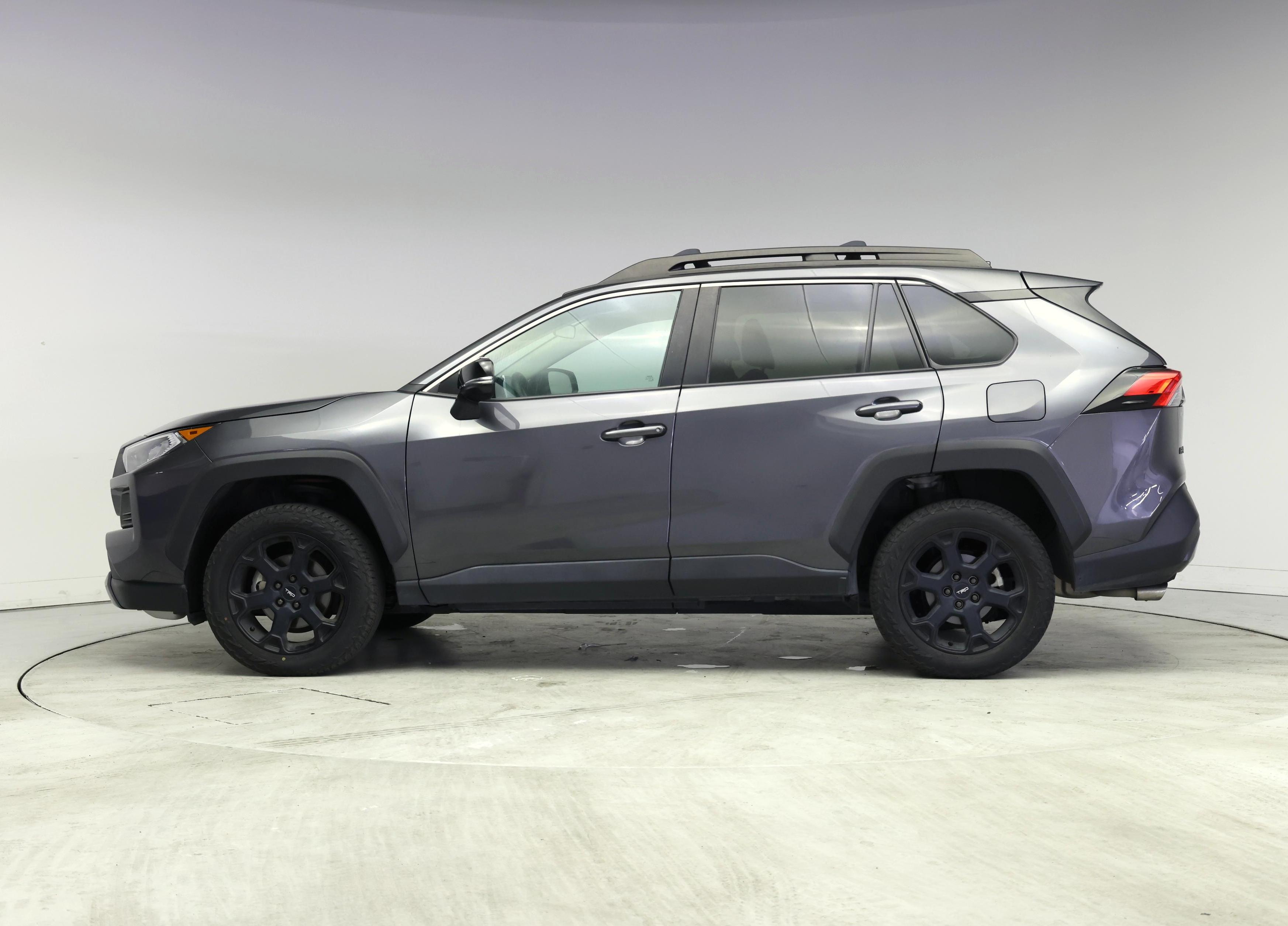 Thumbnail: 2021 Toyota RAV4 - 3