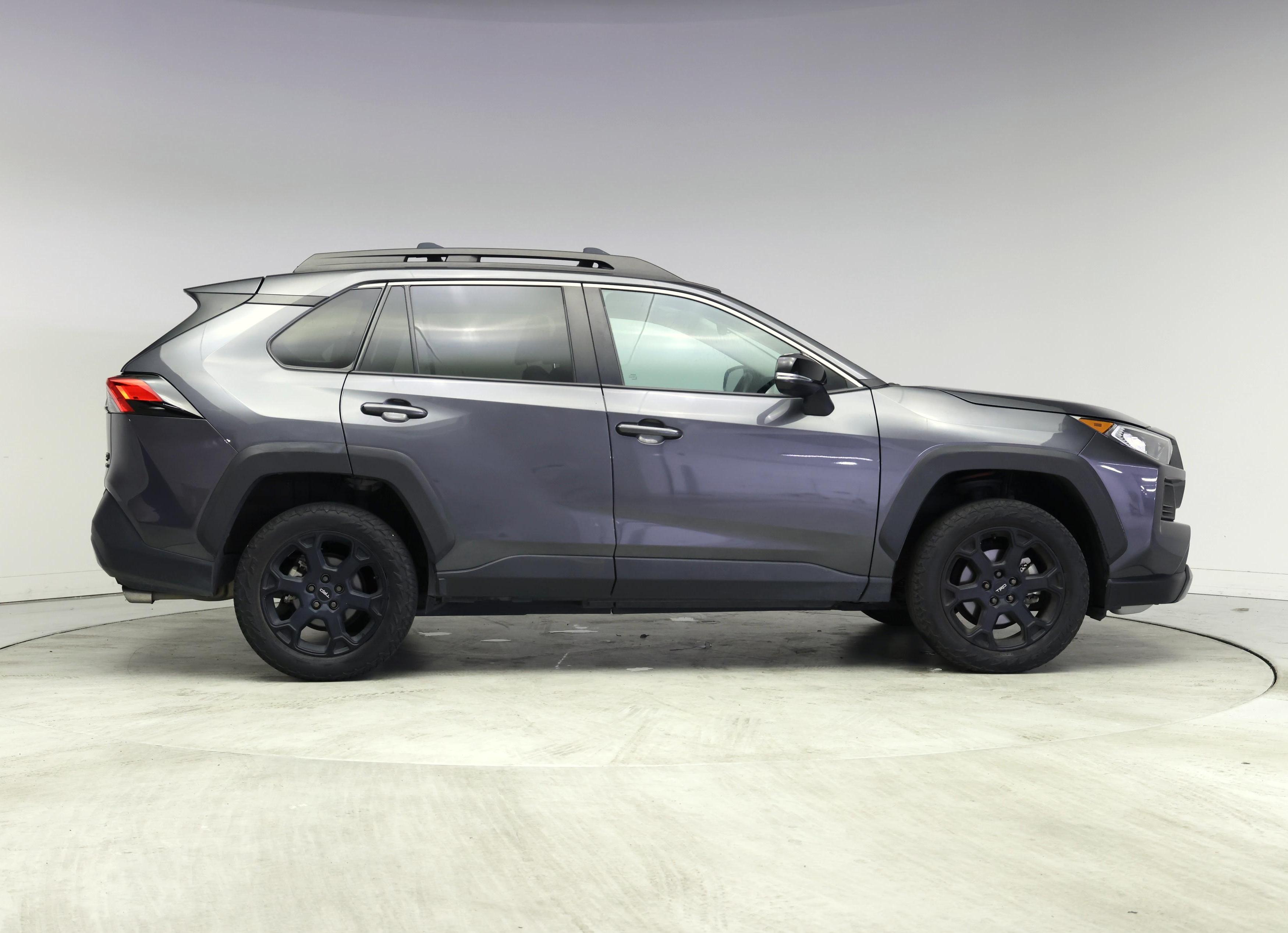 Thumbnail: 2021 Toyota RAV4 - 7