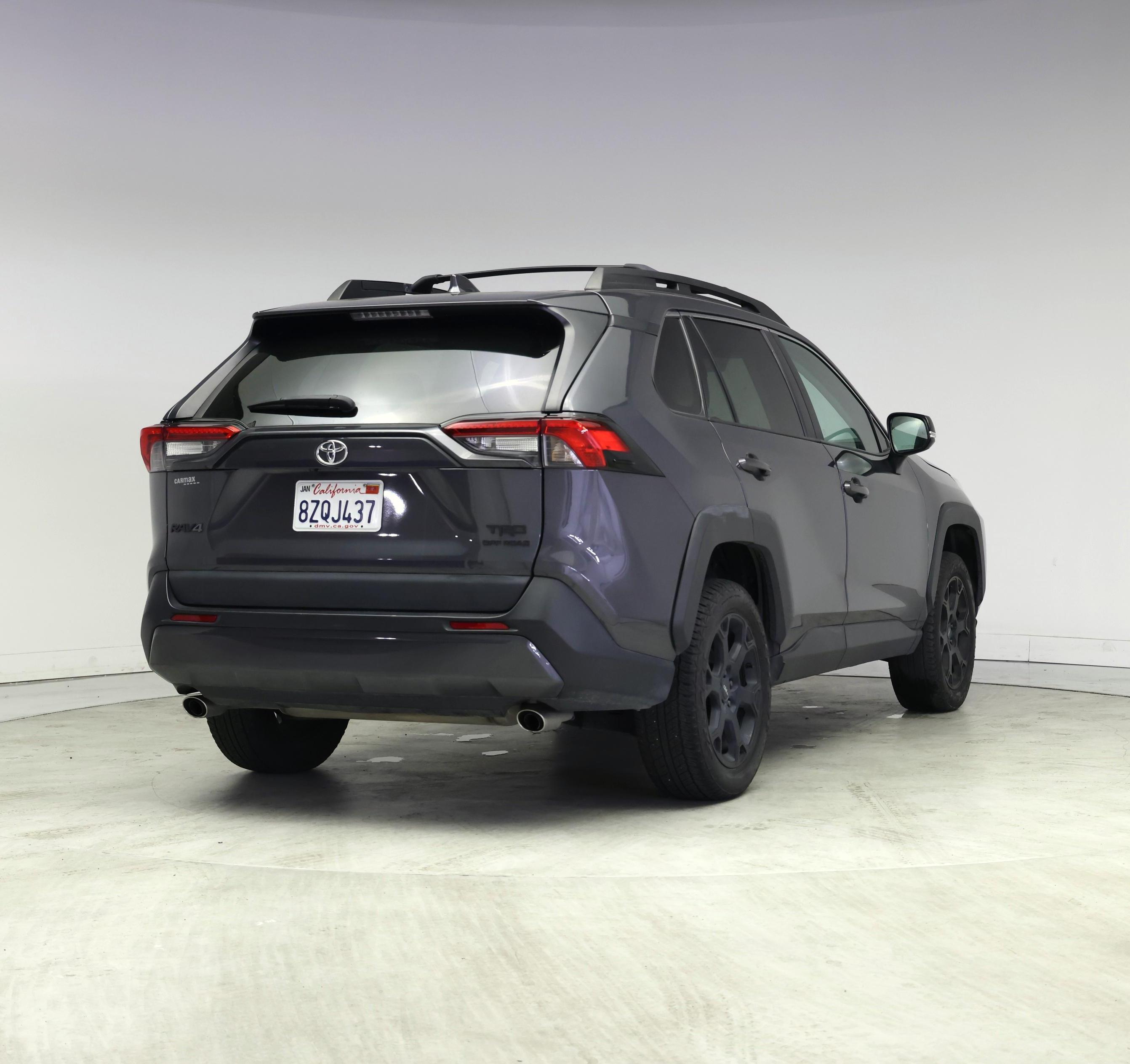 Thumbnail: 2021 Toyota RAV4 - 8