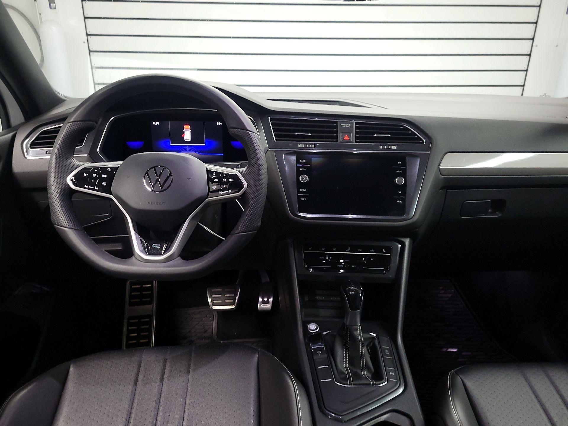 Thumbnail: 2022 Volkswagen Tiguan - 9