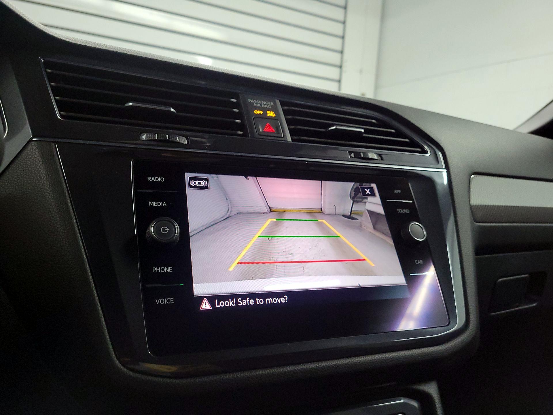 Thumbnail: 2022 Volkswagen Tiguan - 14