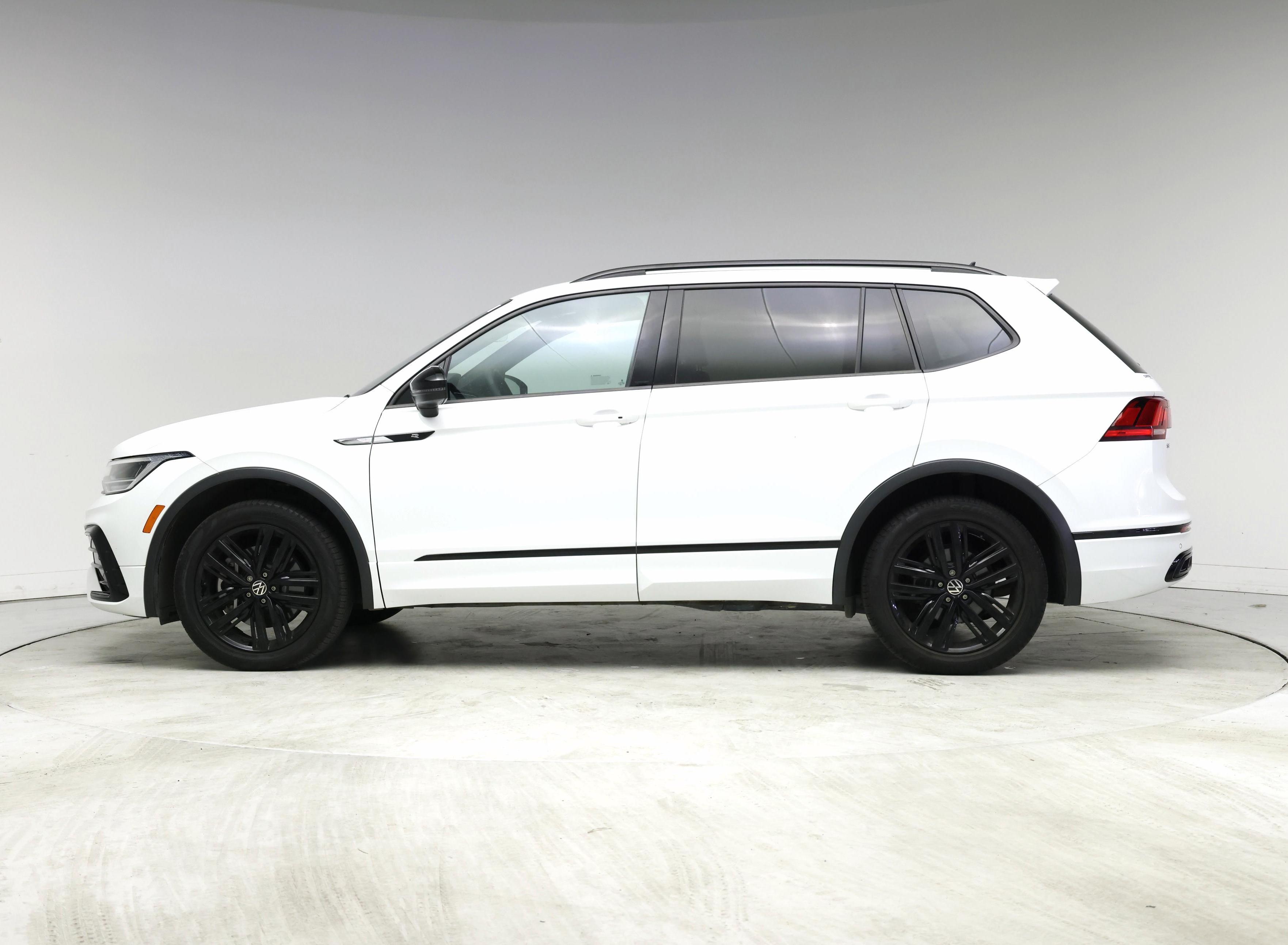 Thumbnail: 2022 Volkswagen Tiguan - 3