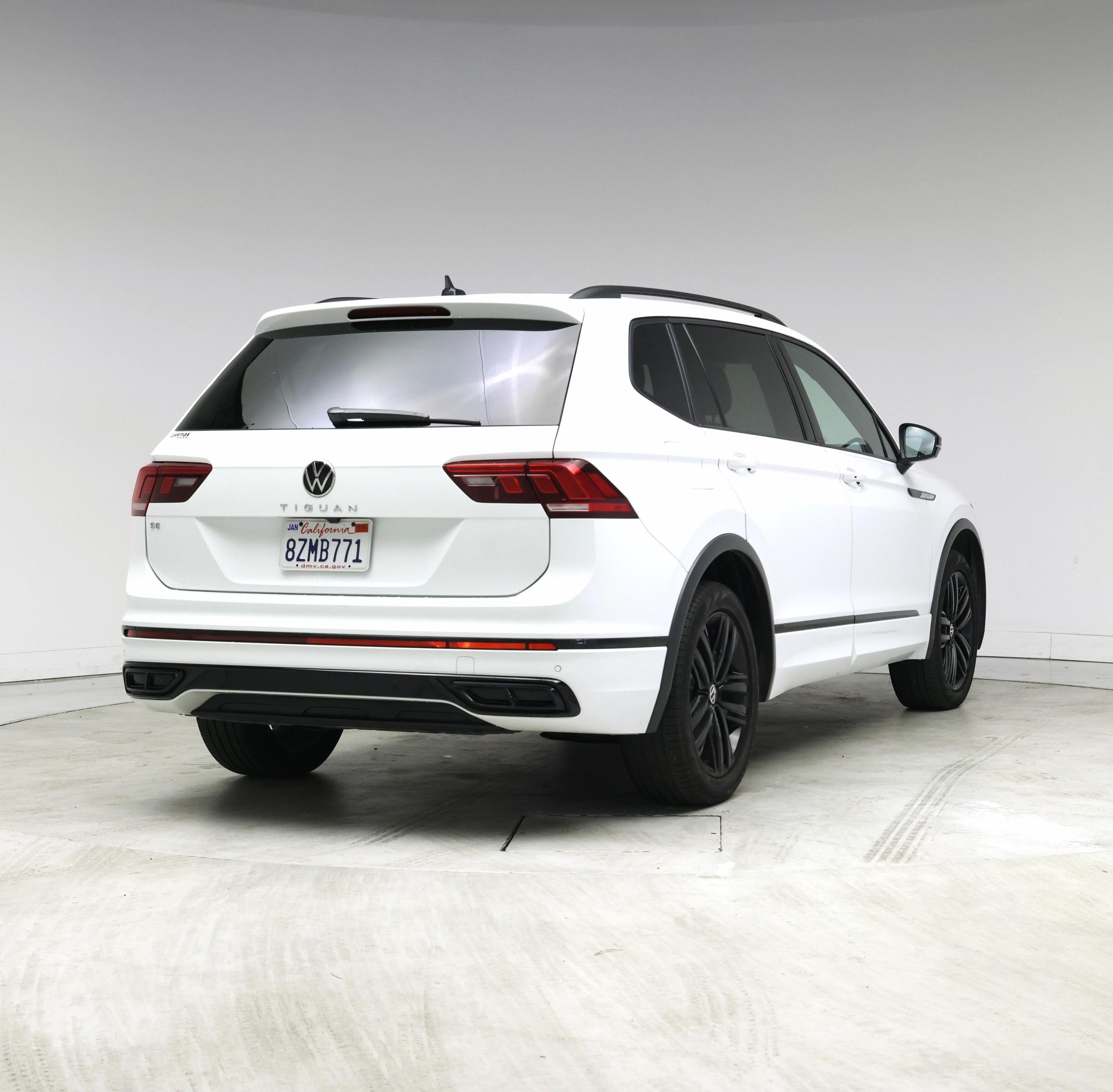 Thumbnail: 2022 Volkswagen Tiguan - 8