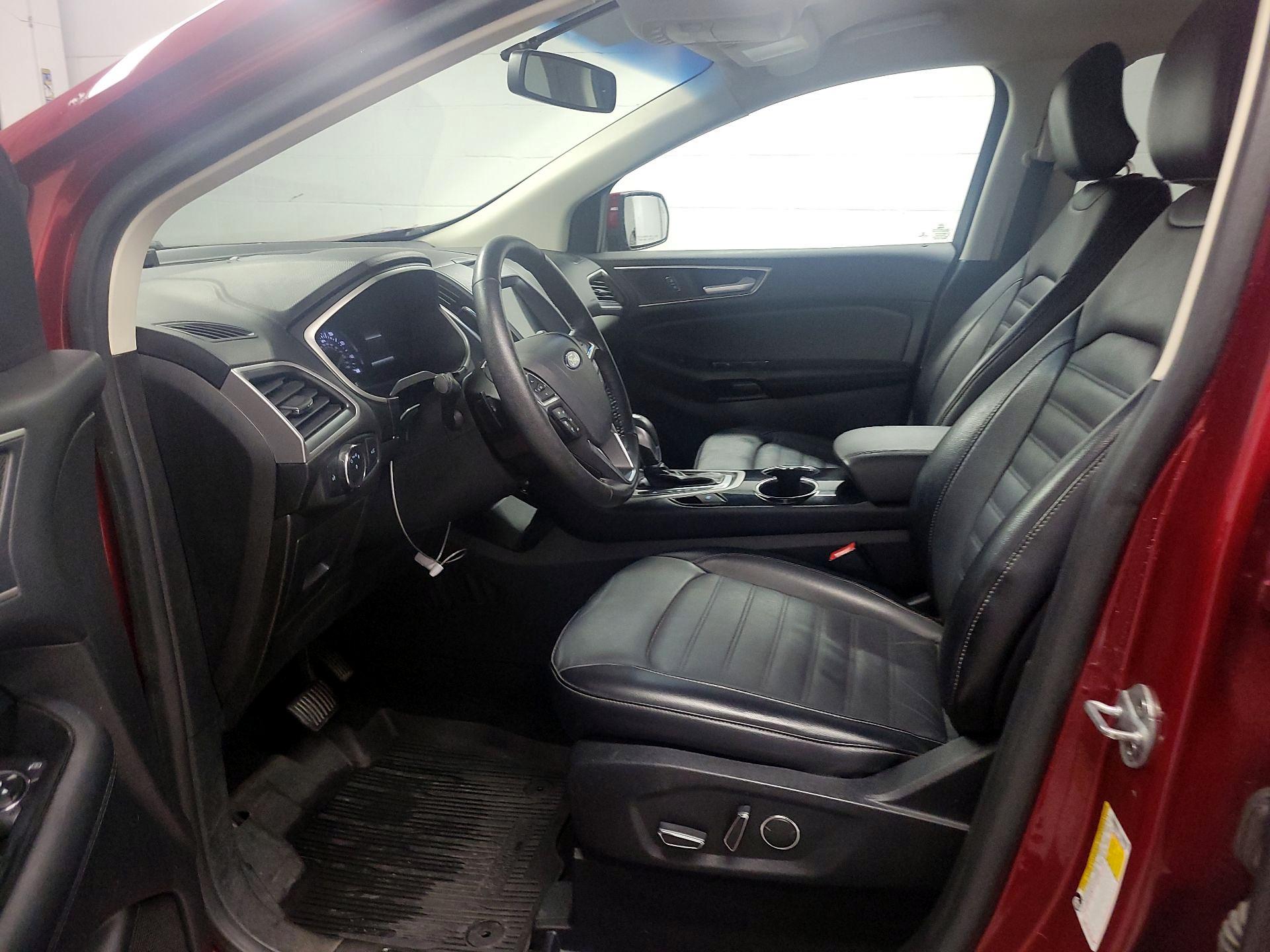 Thumbnail: 2017 Ford Edge - 11
