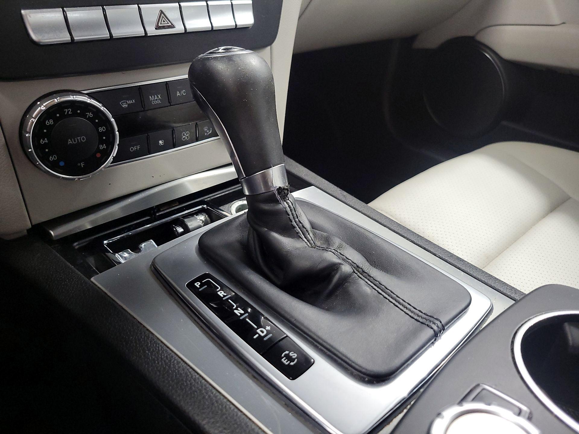 Thumbnail: 2014 Mercedes-Benz C-Class - 16