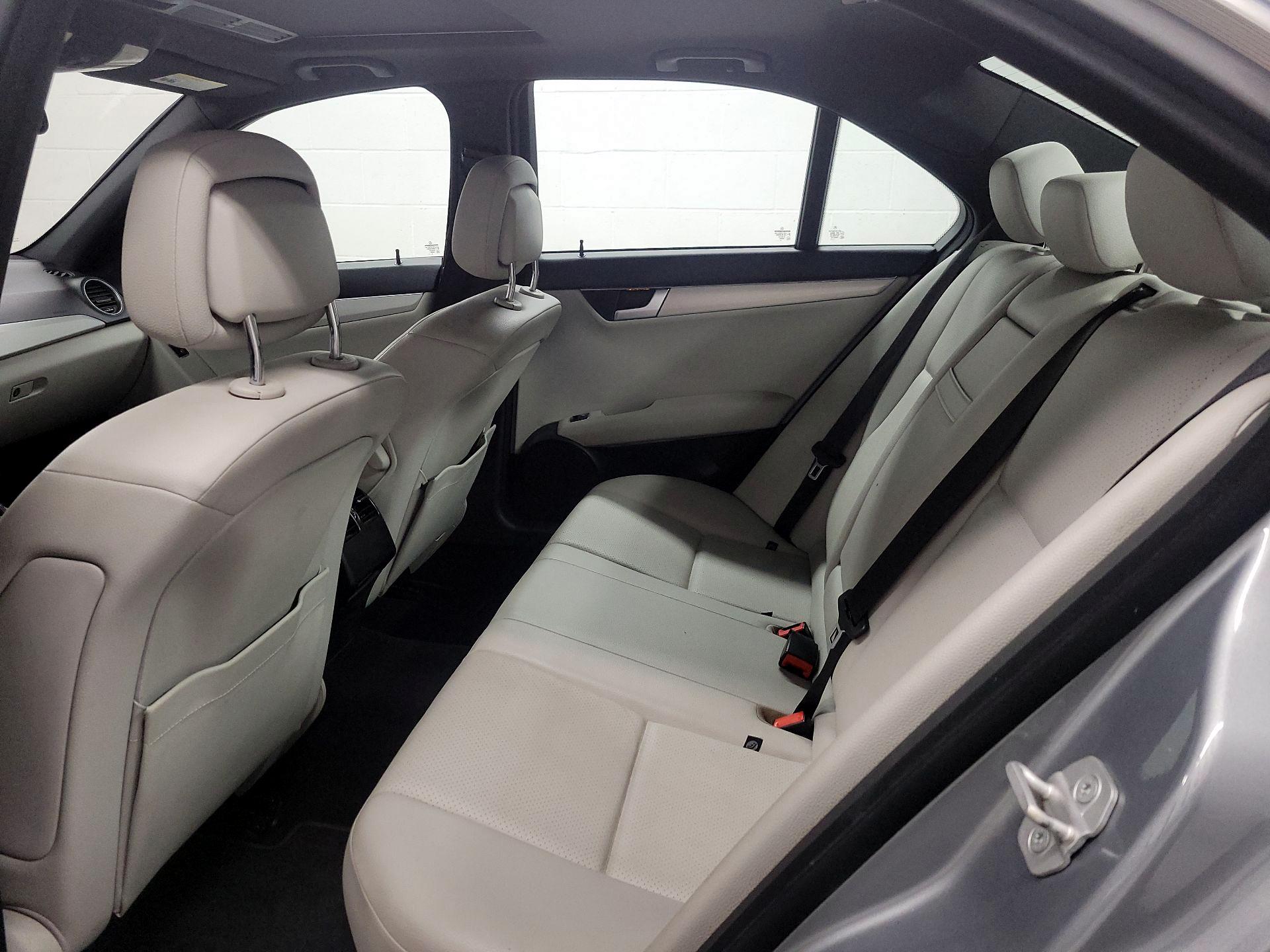 Thumbnail: 2014 Mercedes-Benz C-Class - 18
