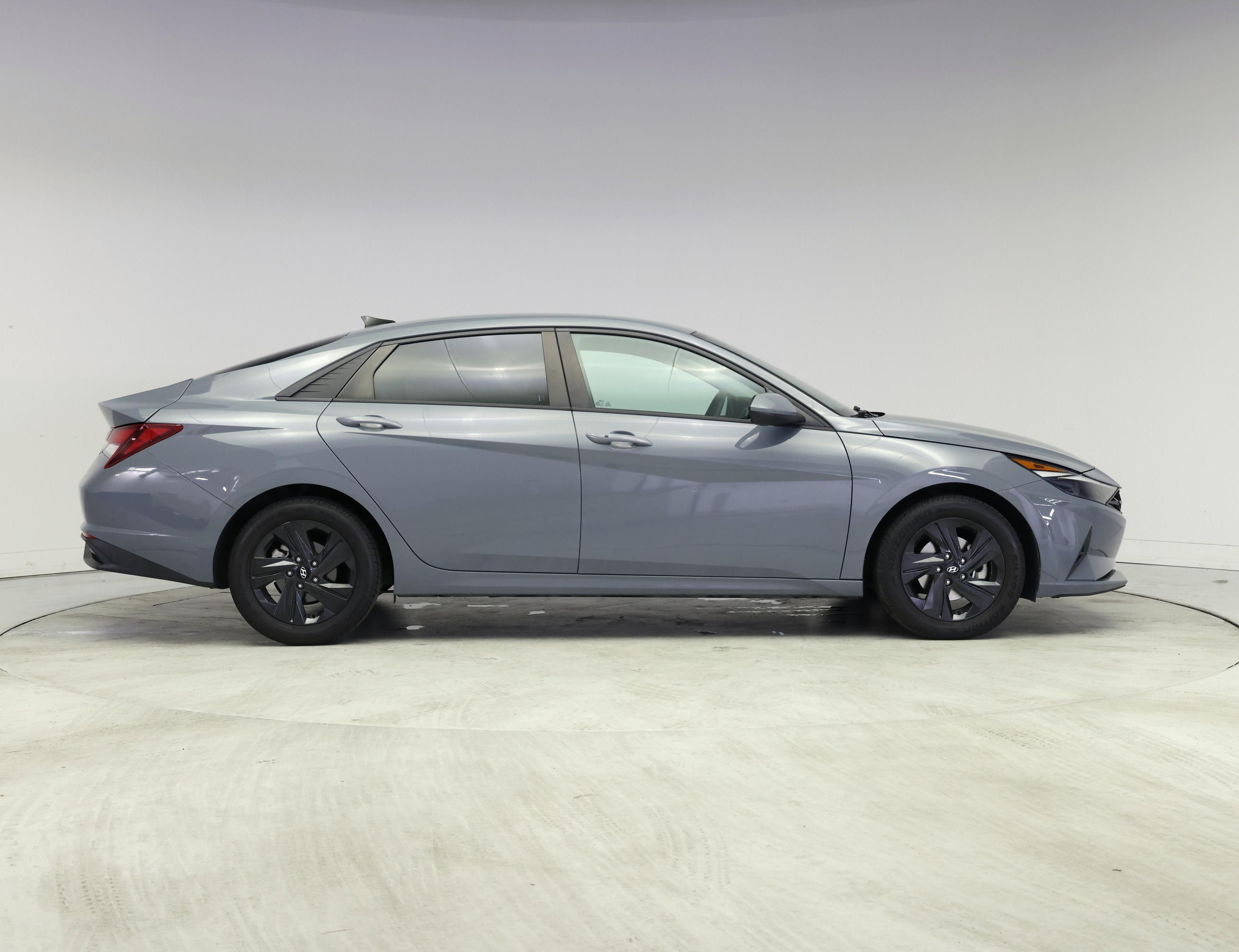 Thumbnail: 2022 Hyundai Elantra - 7