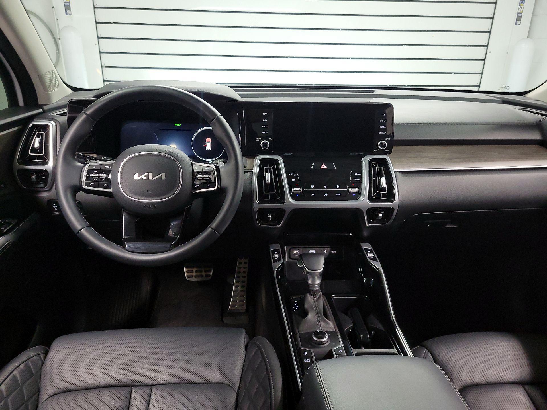 Thumbnail: 2023 Kia Sorento - 9