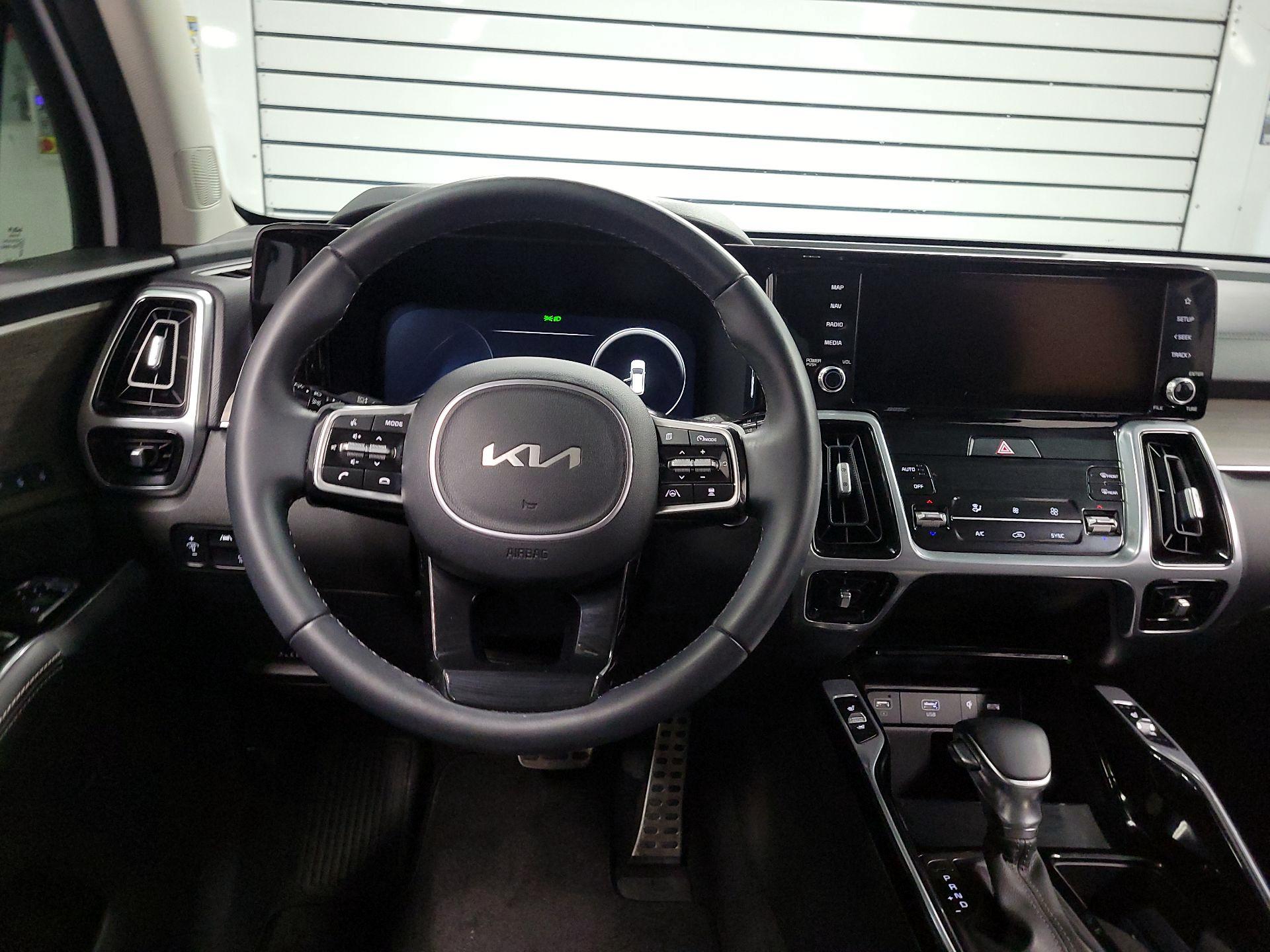Thumbnail: 2023 Kia Sorento - 10