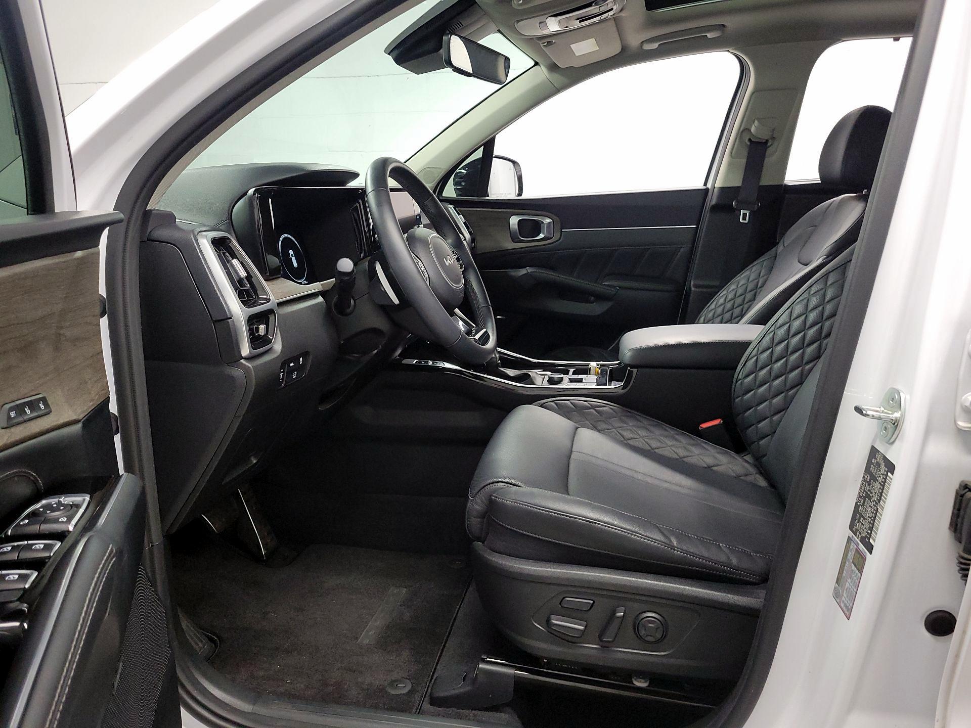 Thumbnail: 2023 Kia Sorento - 11