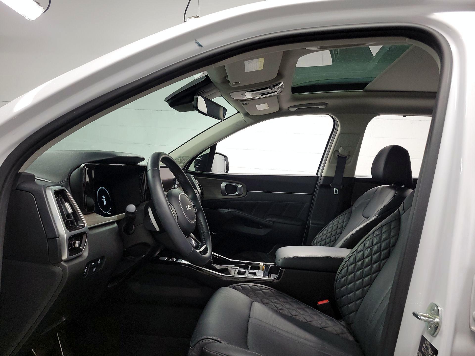 Thumbnail: 2023 Kia Sorento - 18