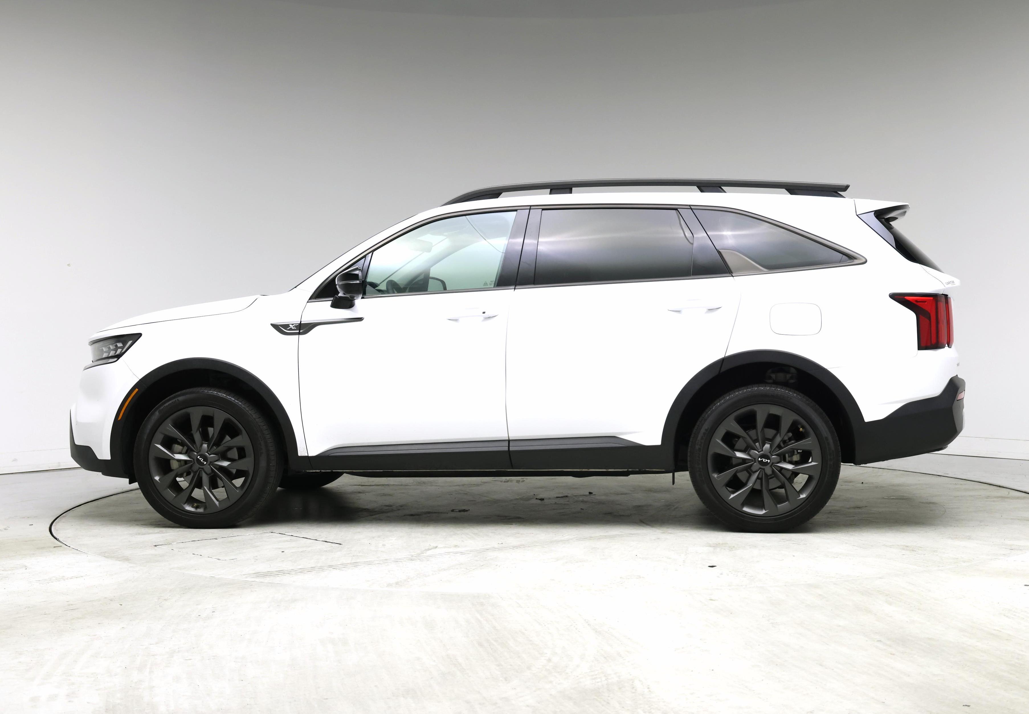Thumbnail: 2023 Kia Sorento - 3
