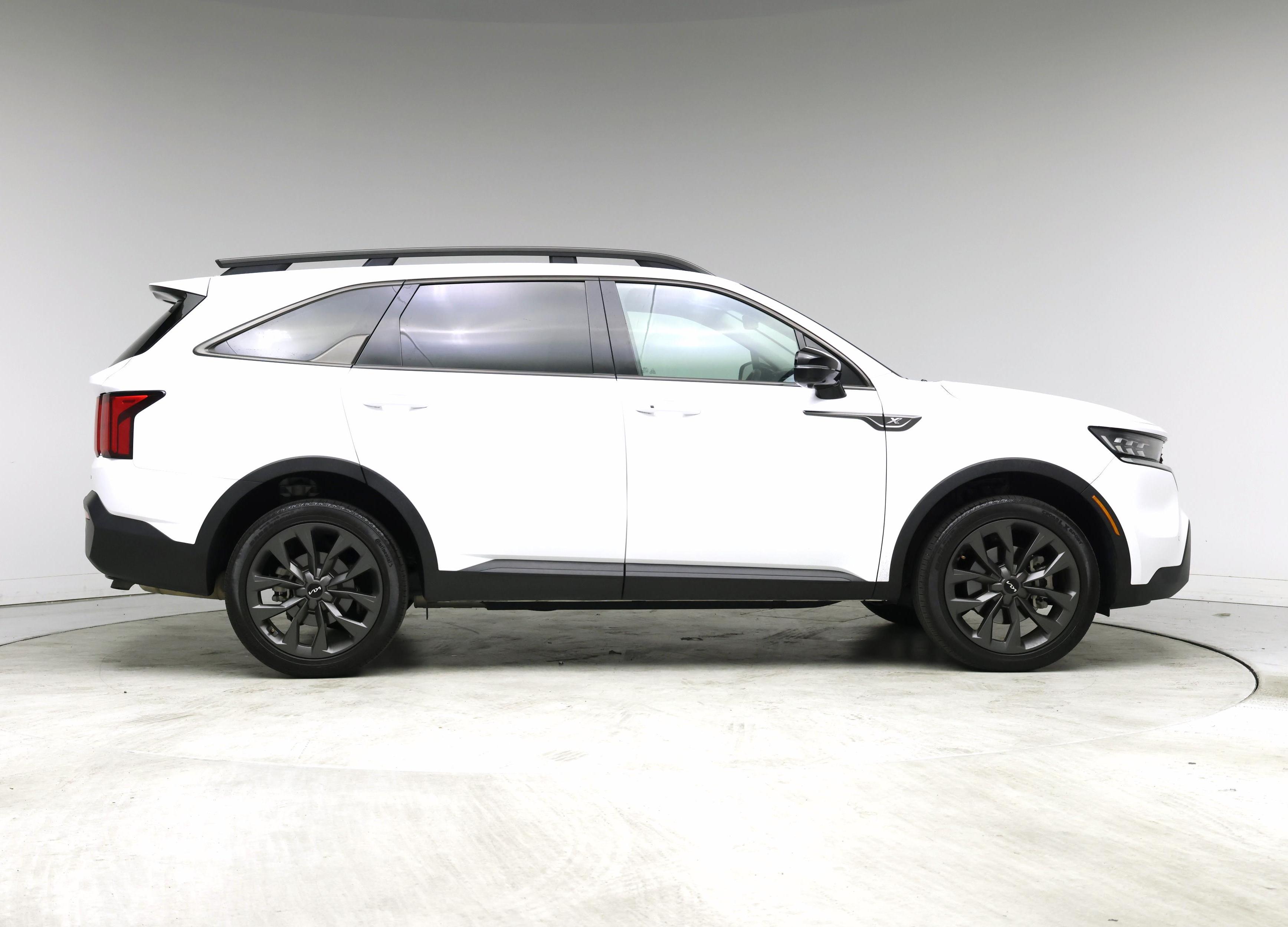 Thumbnail: 2023 Kia Sorento - 7
