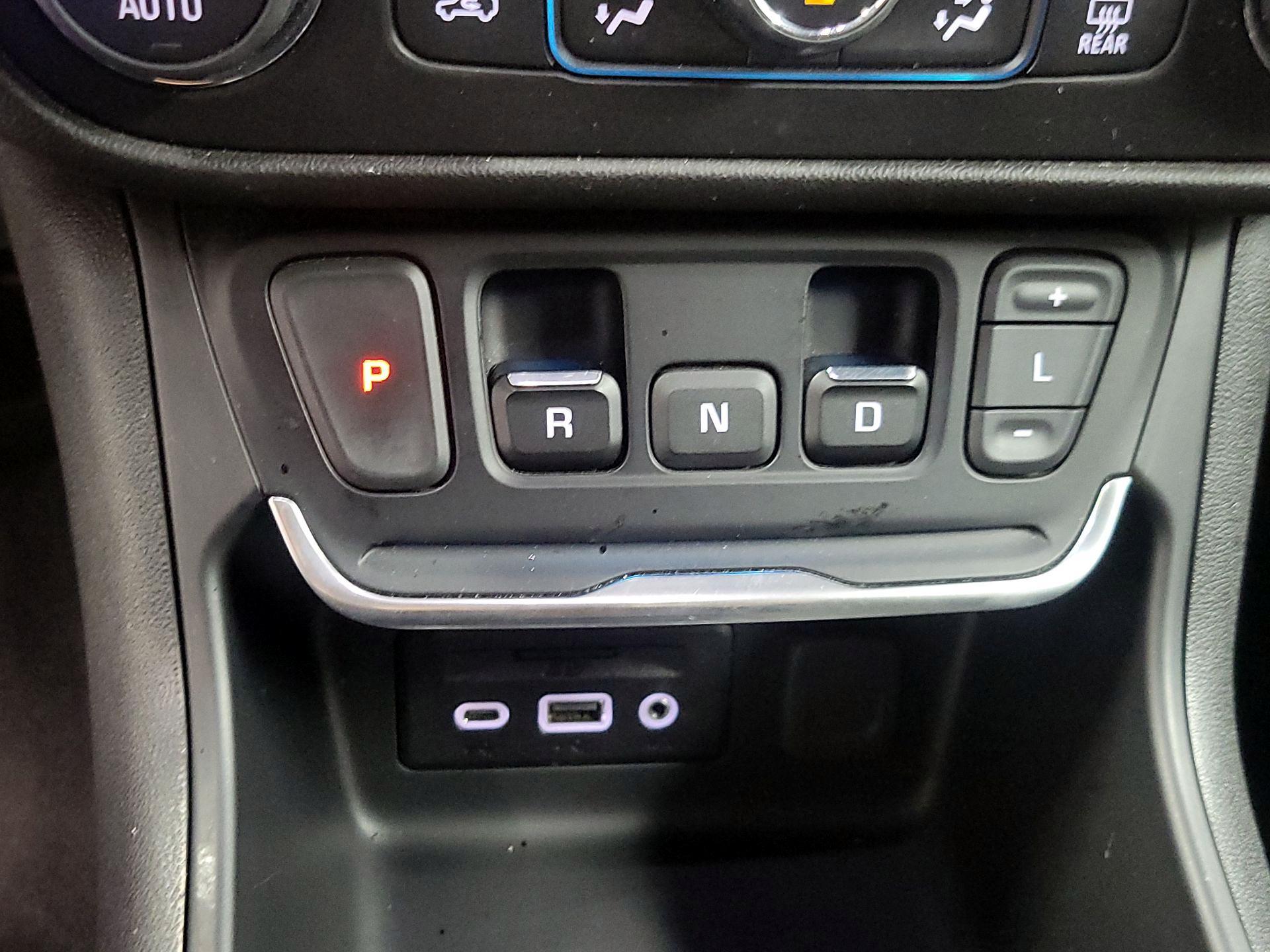Thumbnail: 2020 GMC Terrain - 17