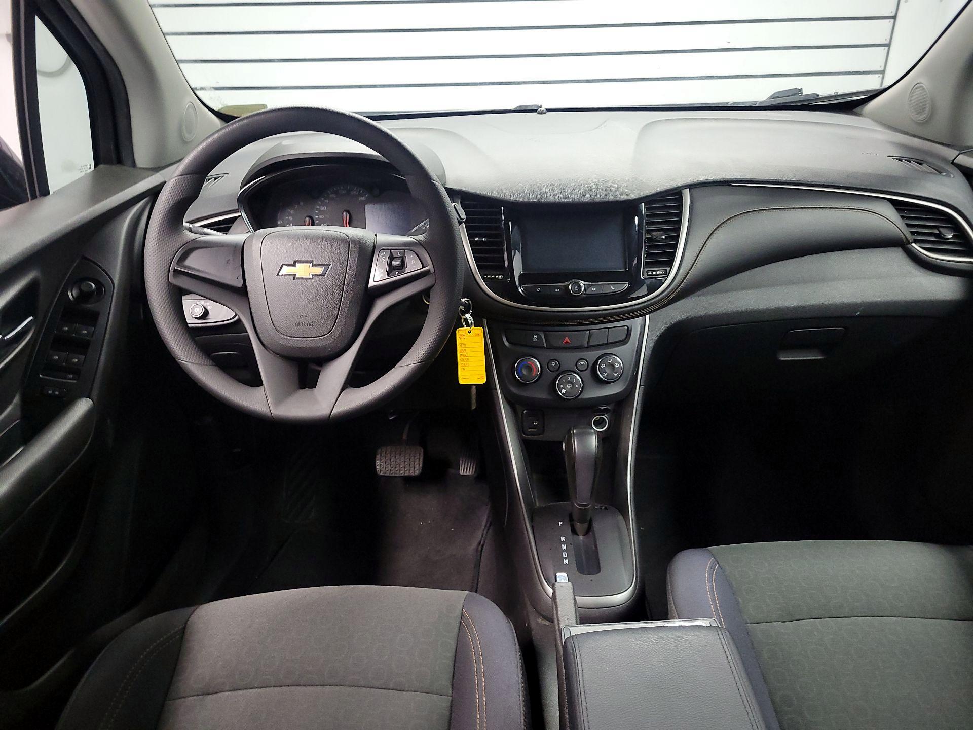 Thumbnail: 2017 Chevrolet Trax - 9