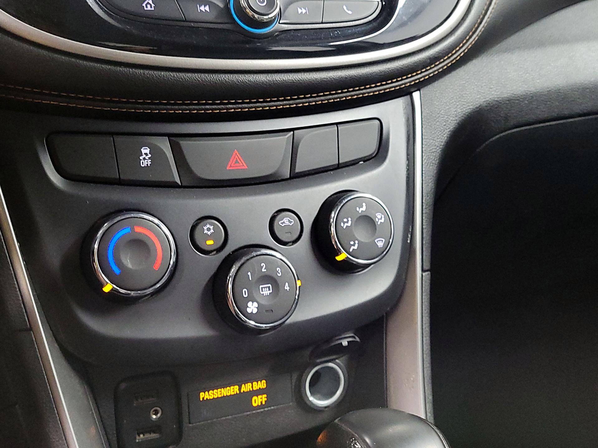 Thumbnail: 2017 Chevrolet Trax - 16