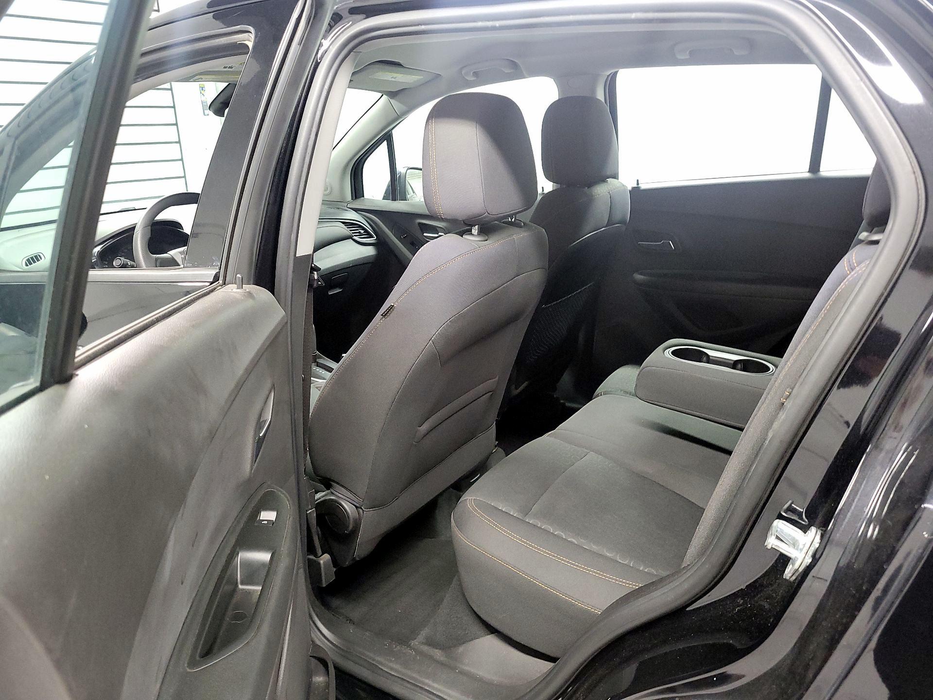 Thumbnail: 2017 Chevrolet Trax - 18