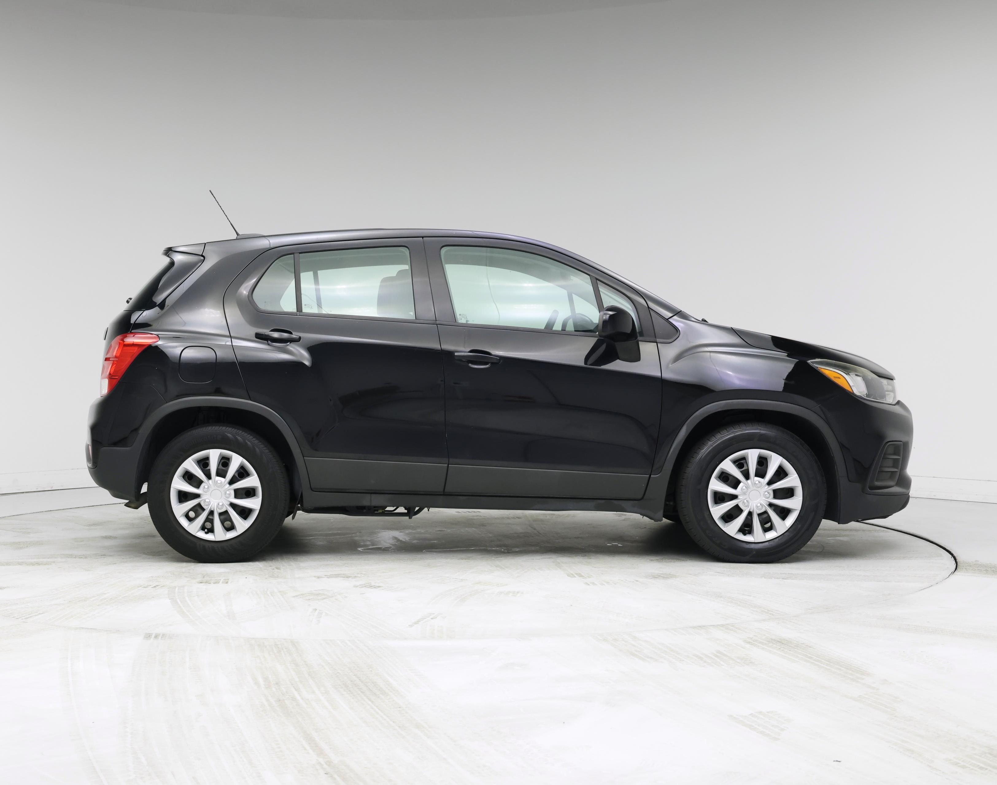 Thumbnail: 2017 Chevrolet Trax - 7