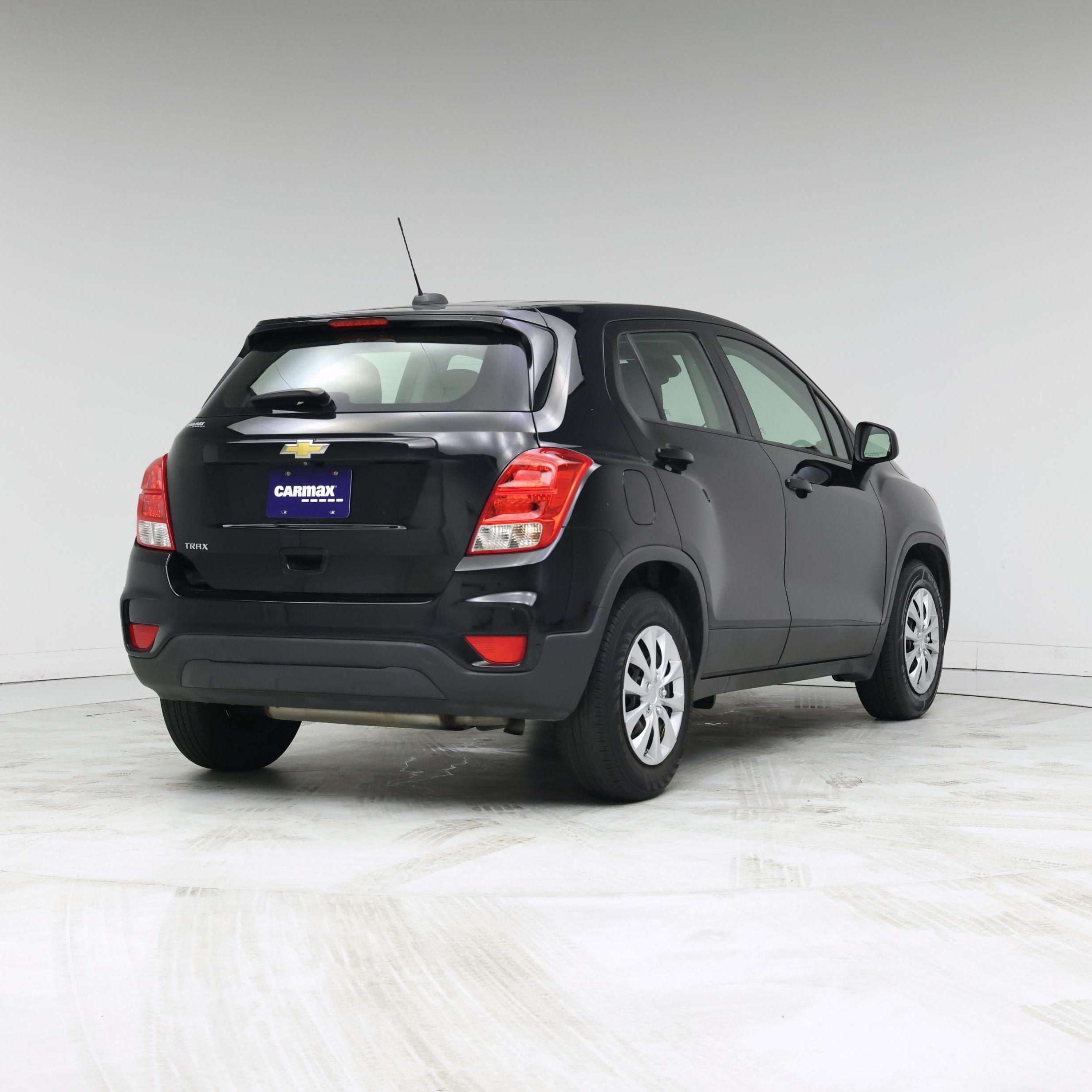 Thumbnail: 2017 Chevrolet Trax - 8