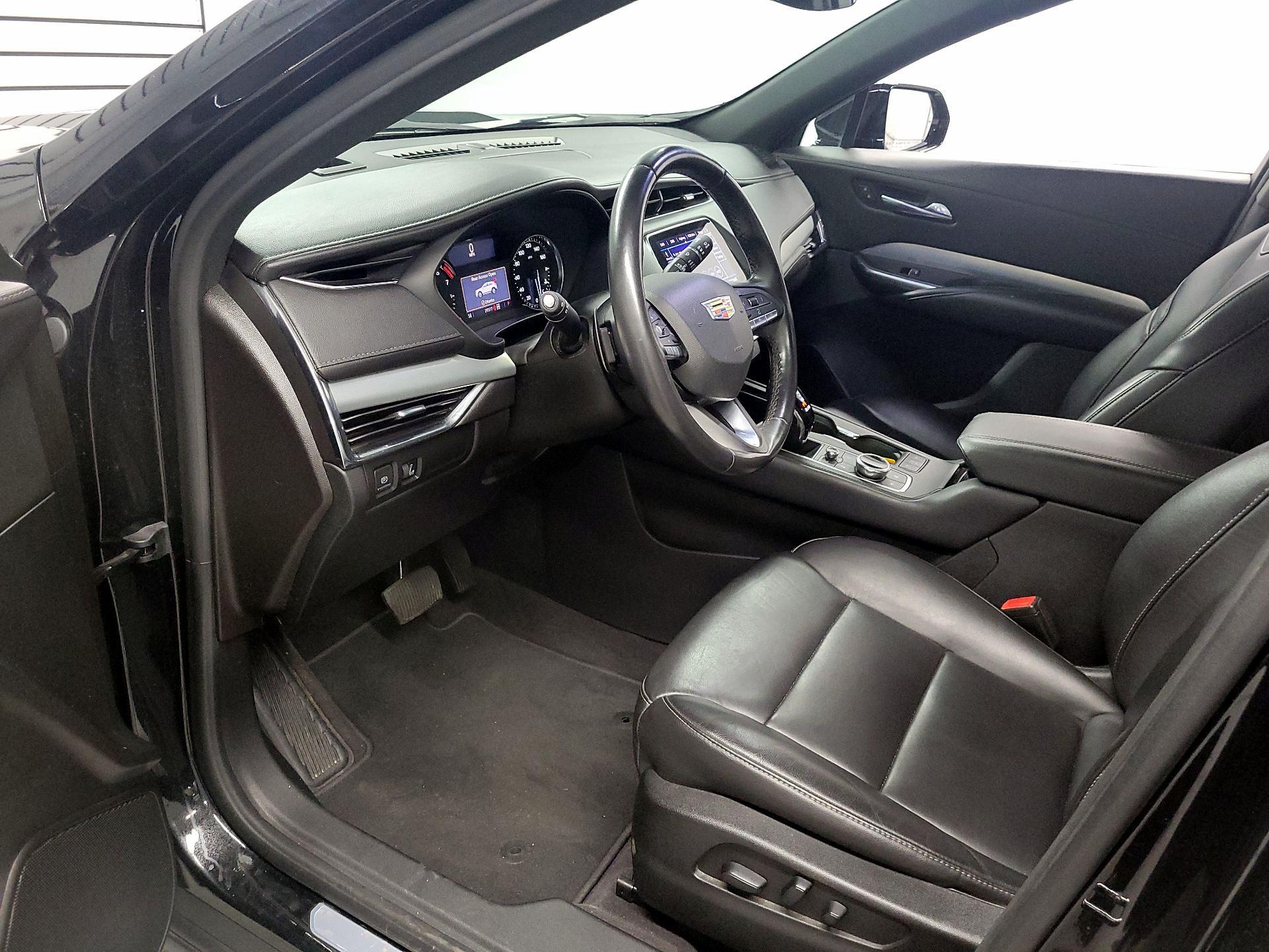Thumbnail: 2020 Cadillac XT4 - 11