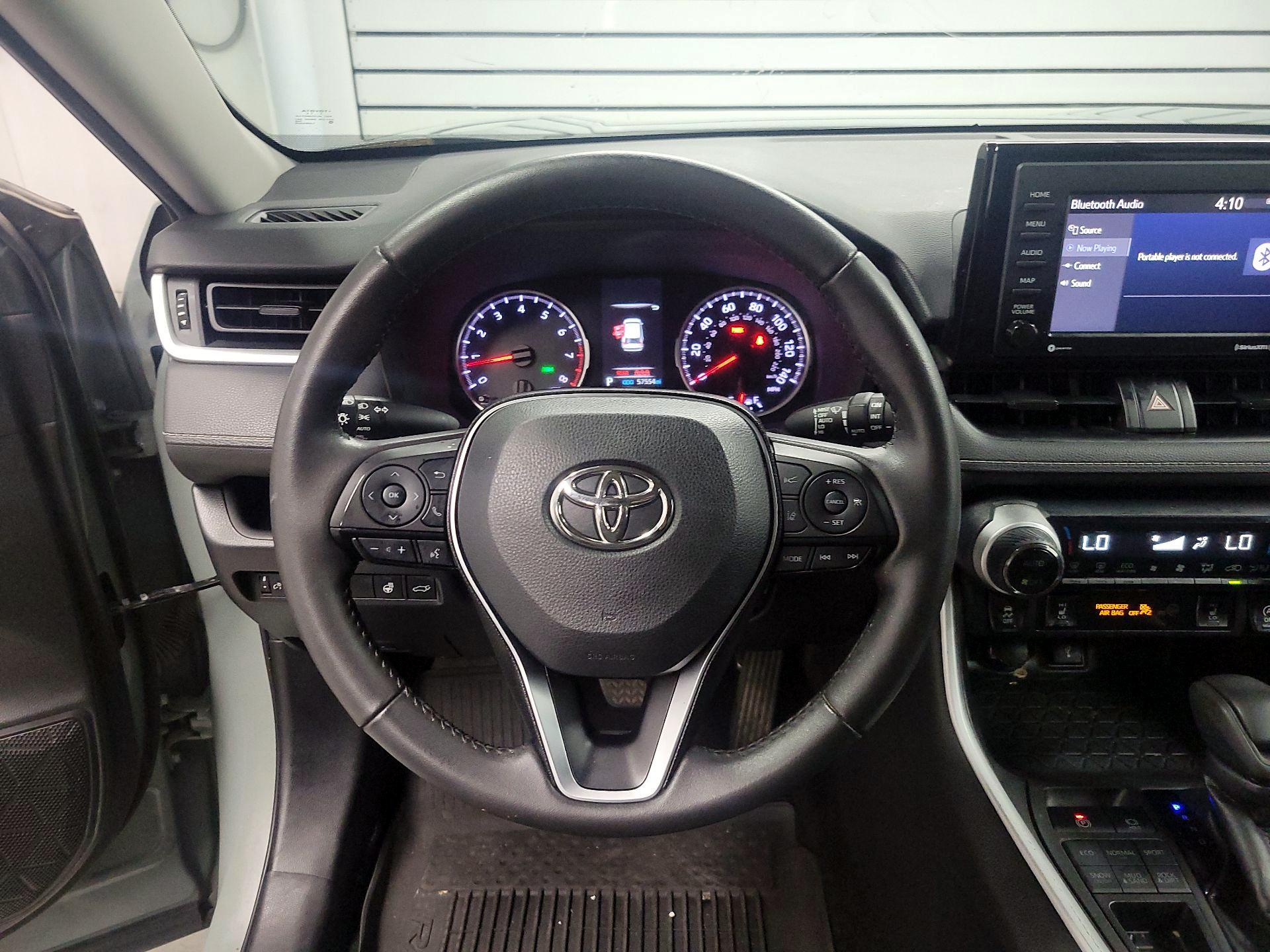 Thumbnail: 2022 Toyota RAV4 - 10