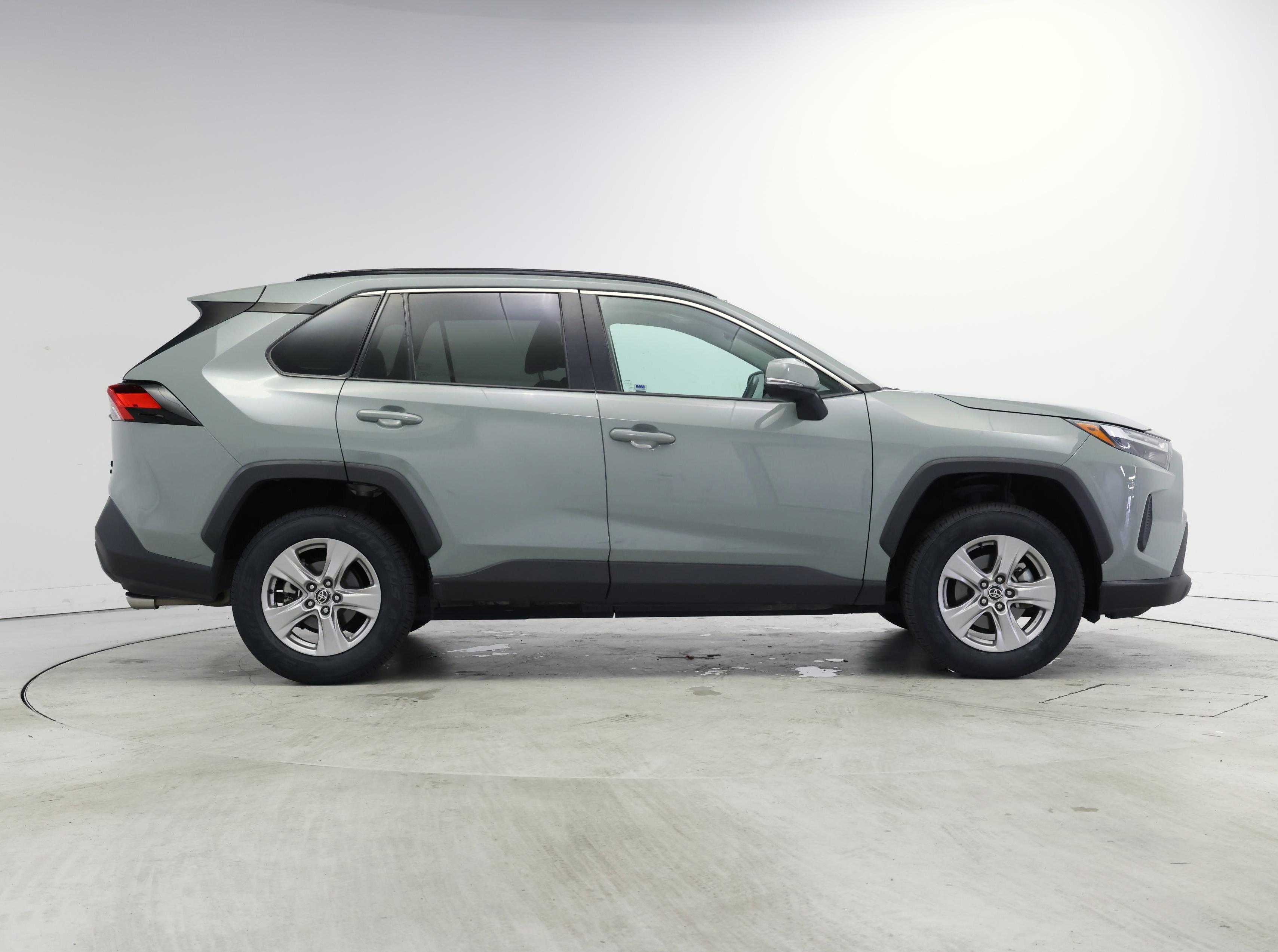 Thumbnail: 2022 Toyota RAV4 - 7