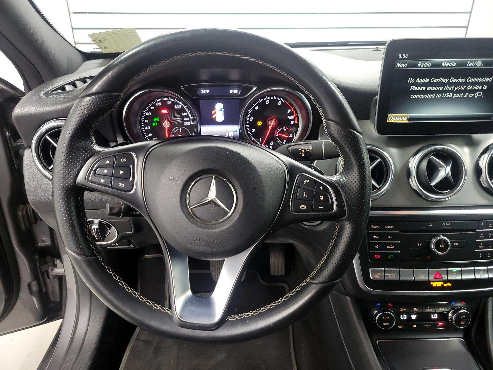 Thumbnail: 2018 Mercedes-Benz GLA - 10