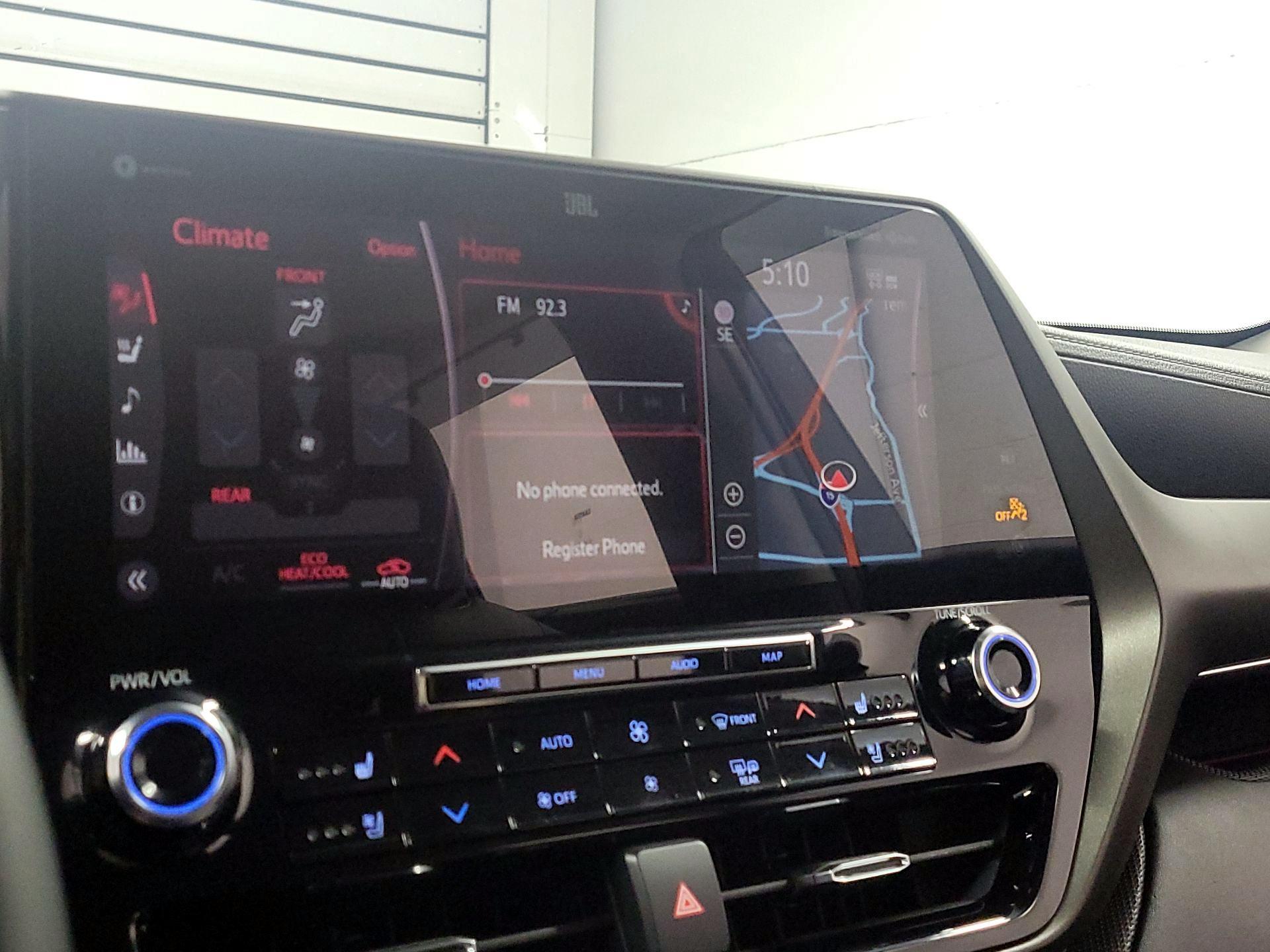 Thumbnail: 2021 Toyota Highlander - 15