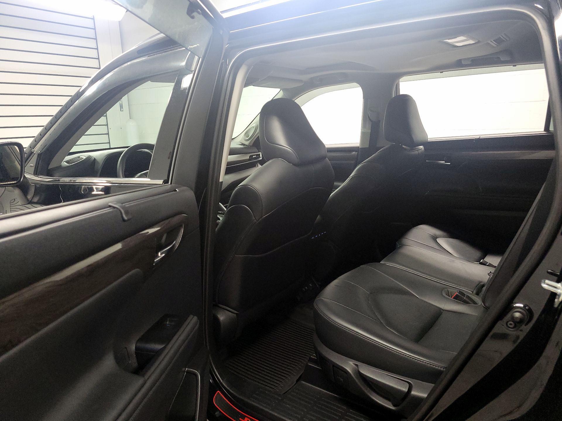 Thumbnail: 2021 Toyota Highlander - 18