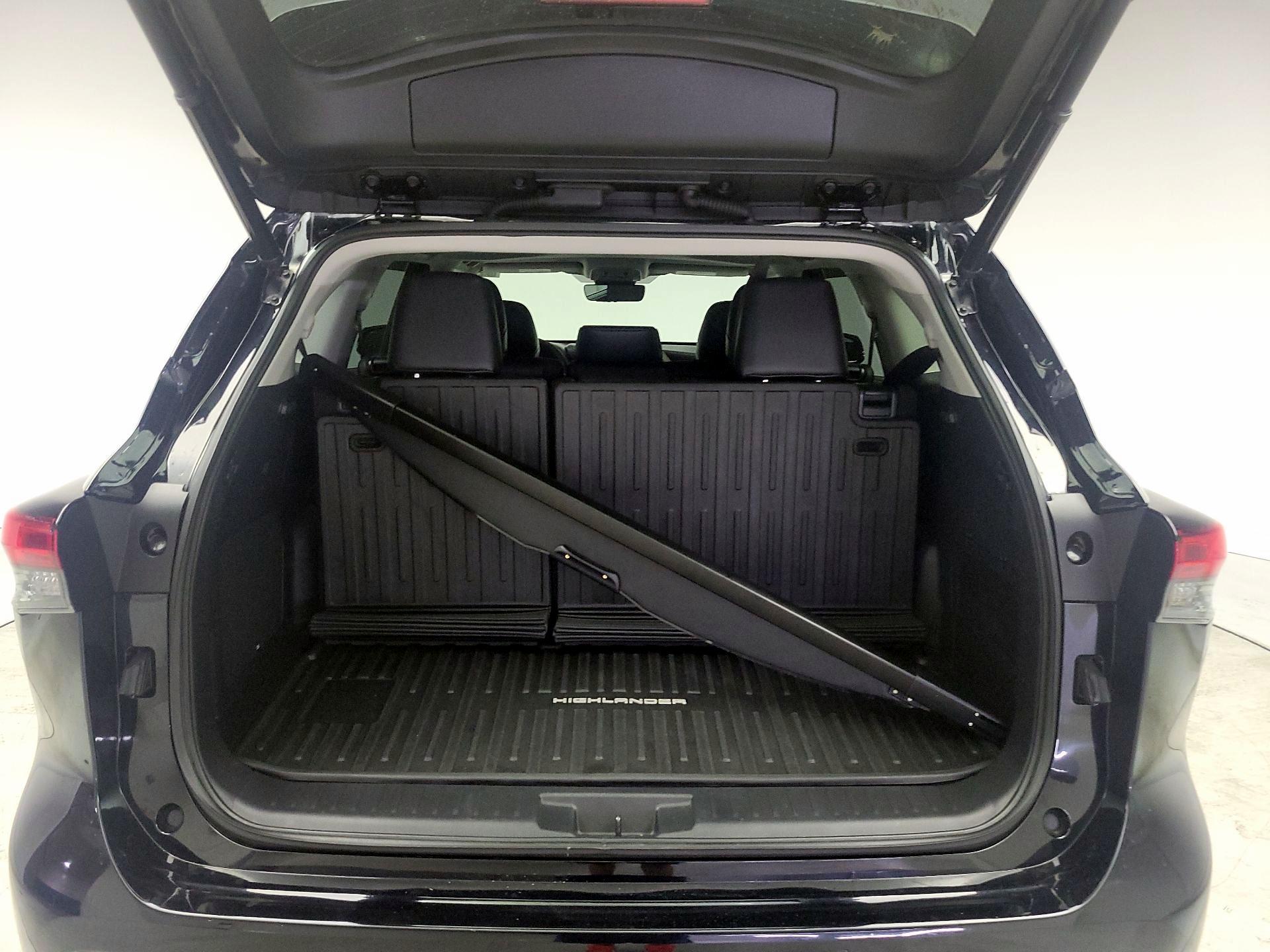 Thumbnail: 2021 Toyota Highlander - 19