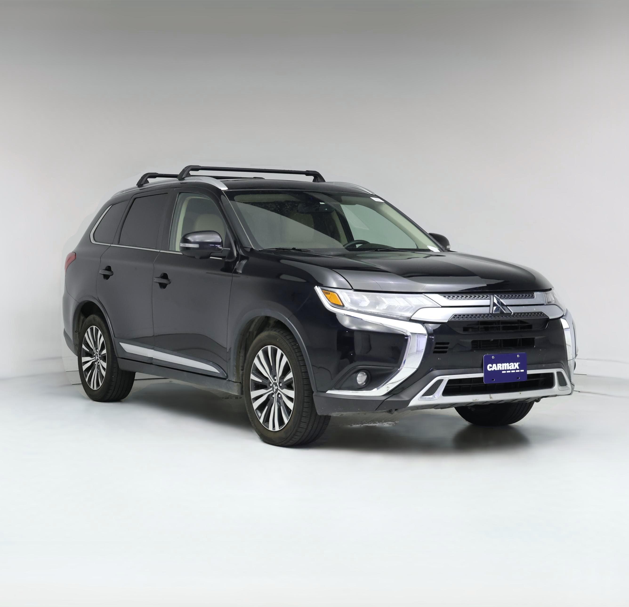 Thumbnail: 2019 Mitsubishi Outlander - 1