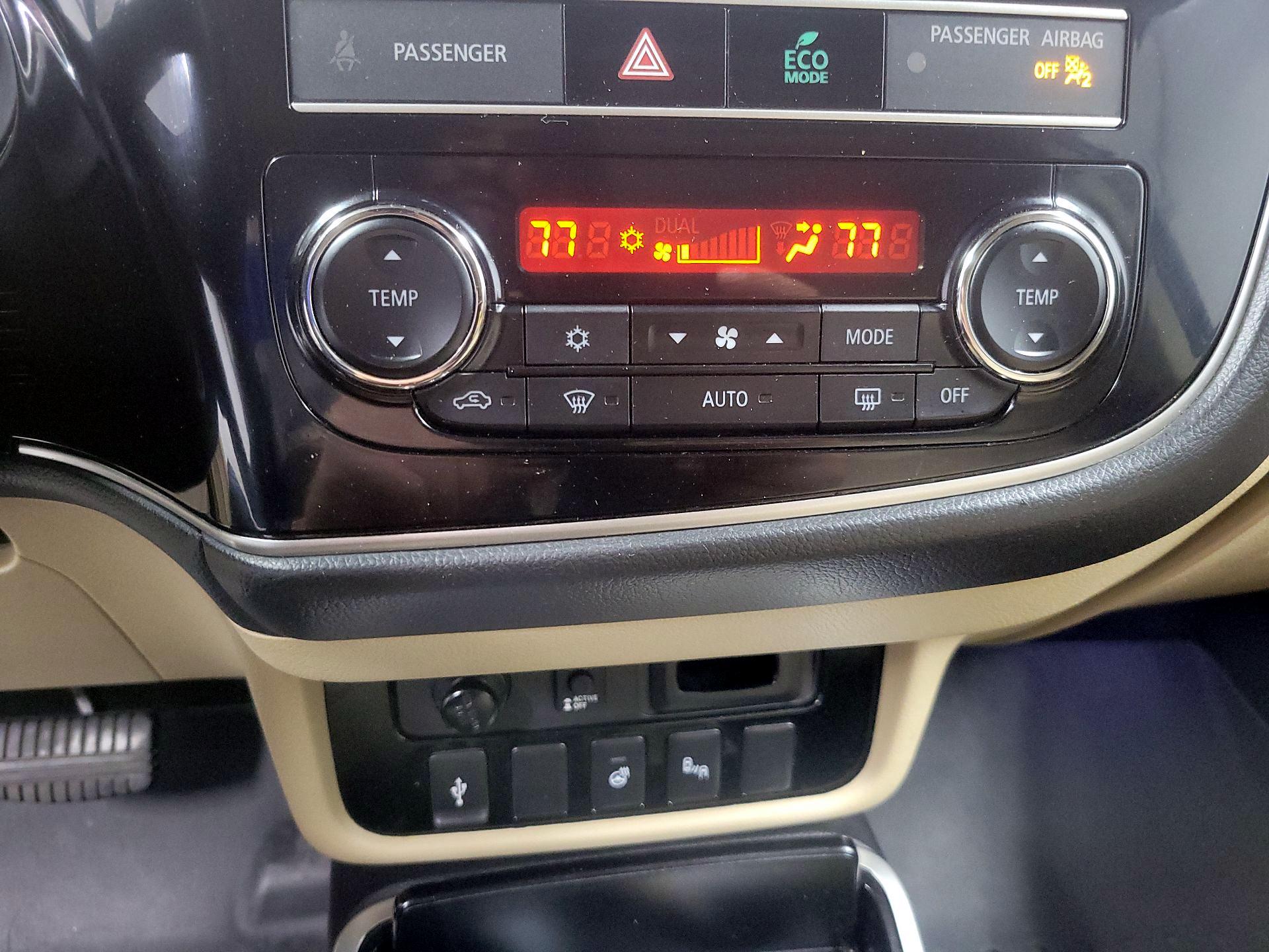 Thumbnail: 2019 Mitsubishi Outlander - 15