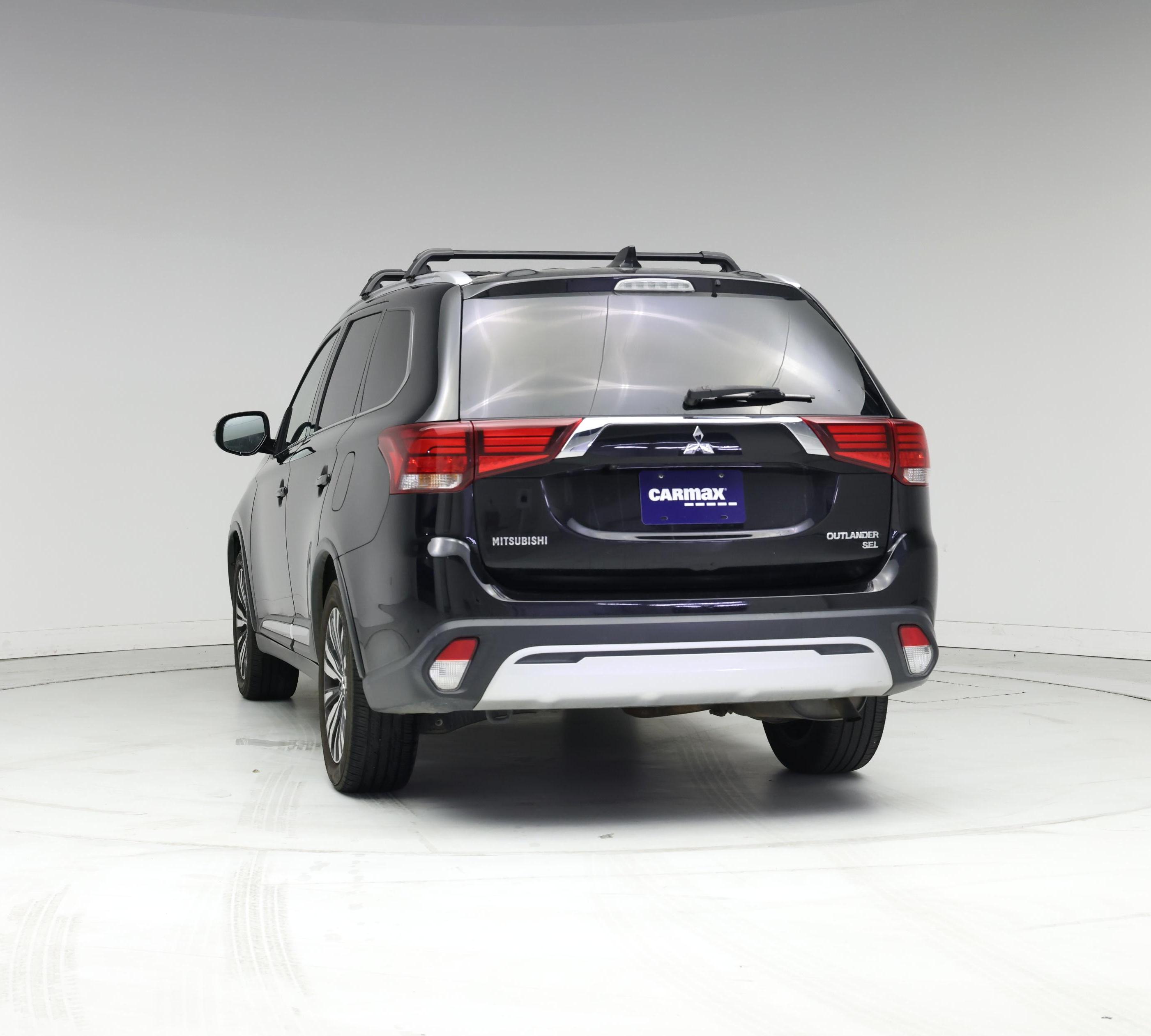 Thumbnail: 2019 Mitsubishi Outlander - 6