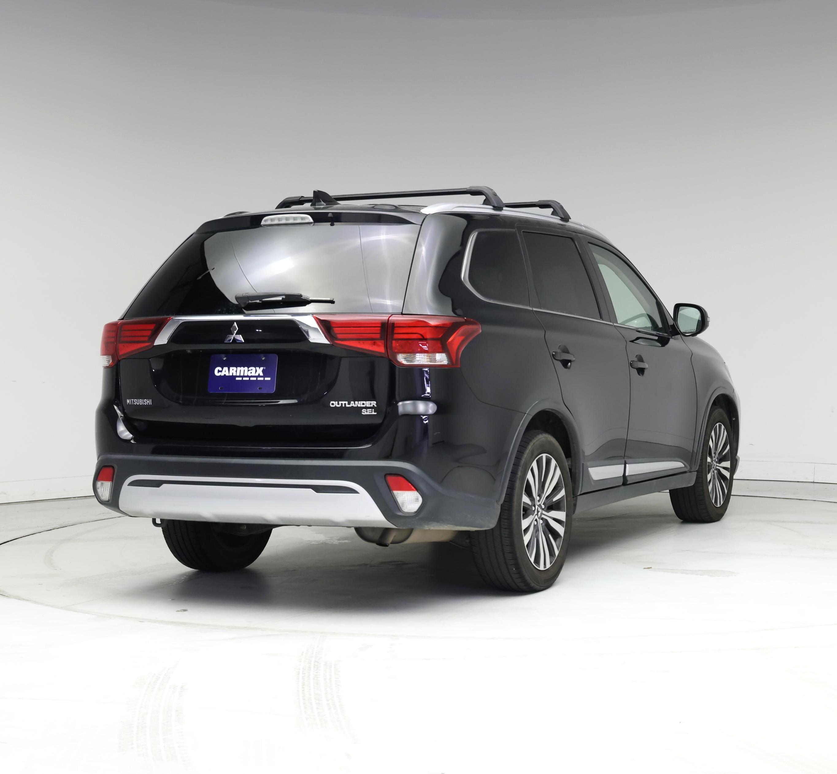 Thumbnail: 2019 Mitsubishi Outlander - 8