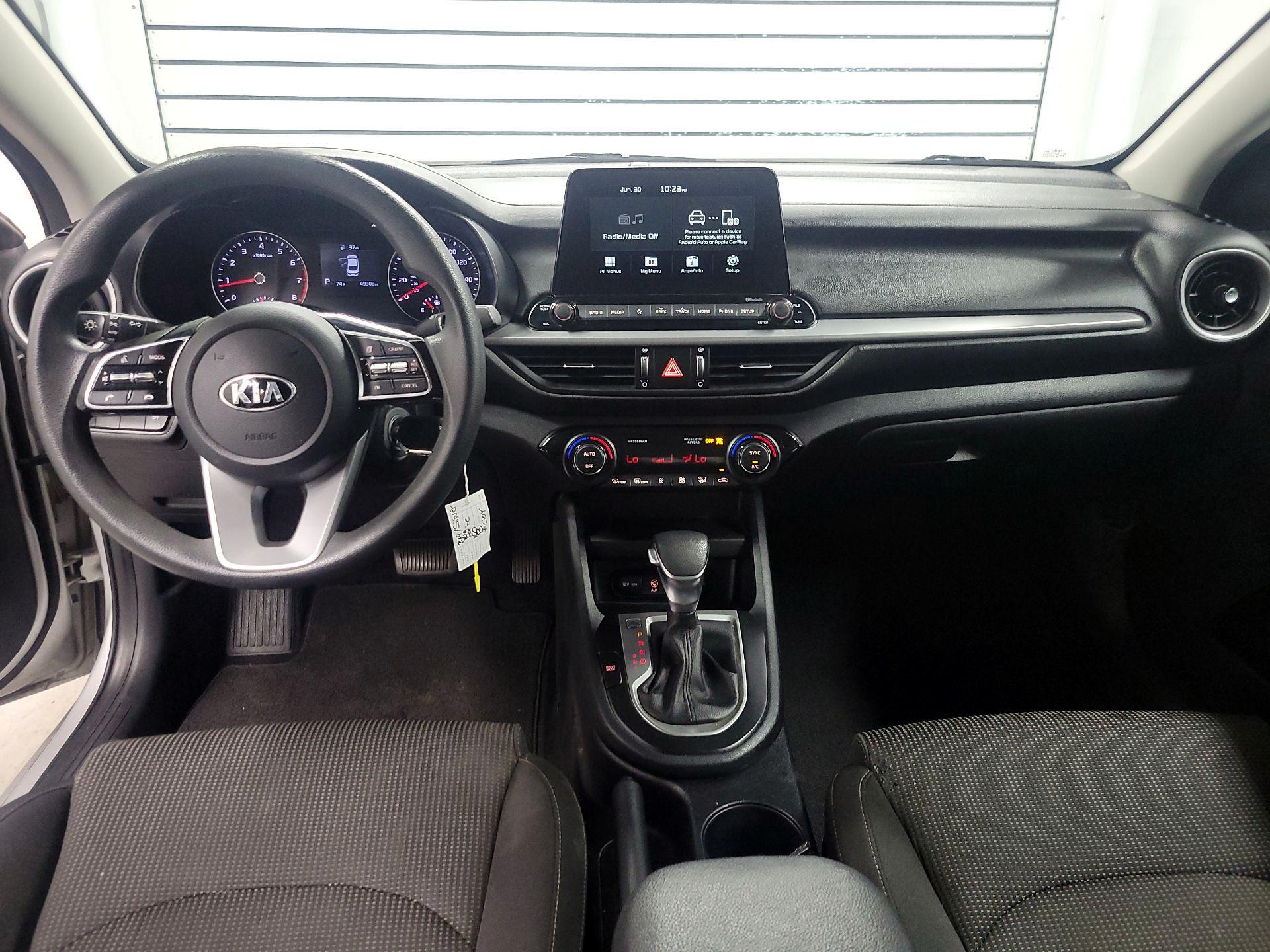 Thumbnail: 2019 Kia Forte - 9
