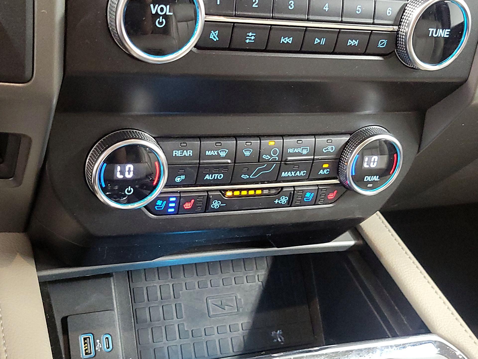 Thumbnail: 2020 Ford Expedition - 15
