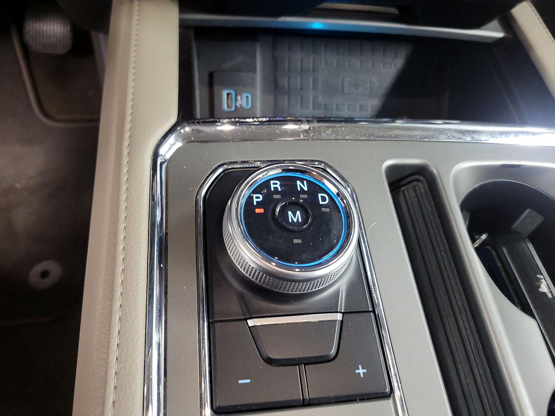 Thumbnail: 2020 Ford Expedition - 16