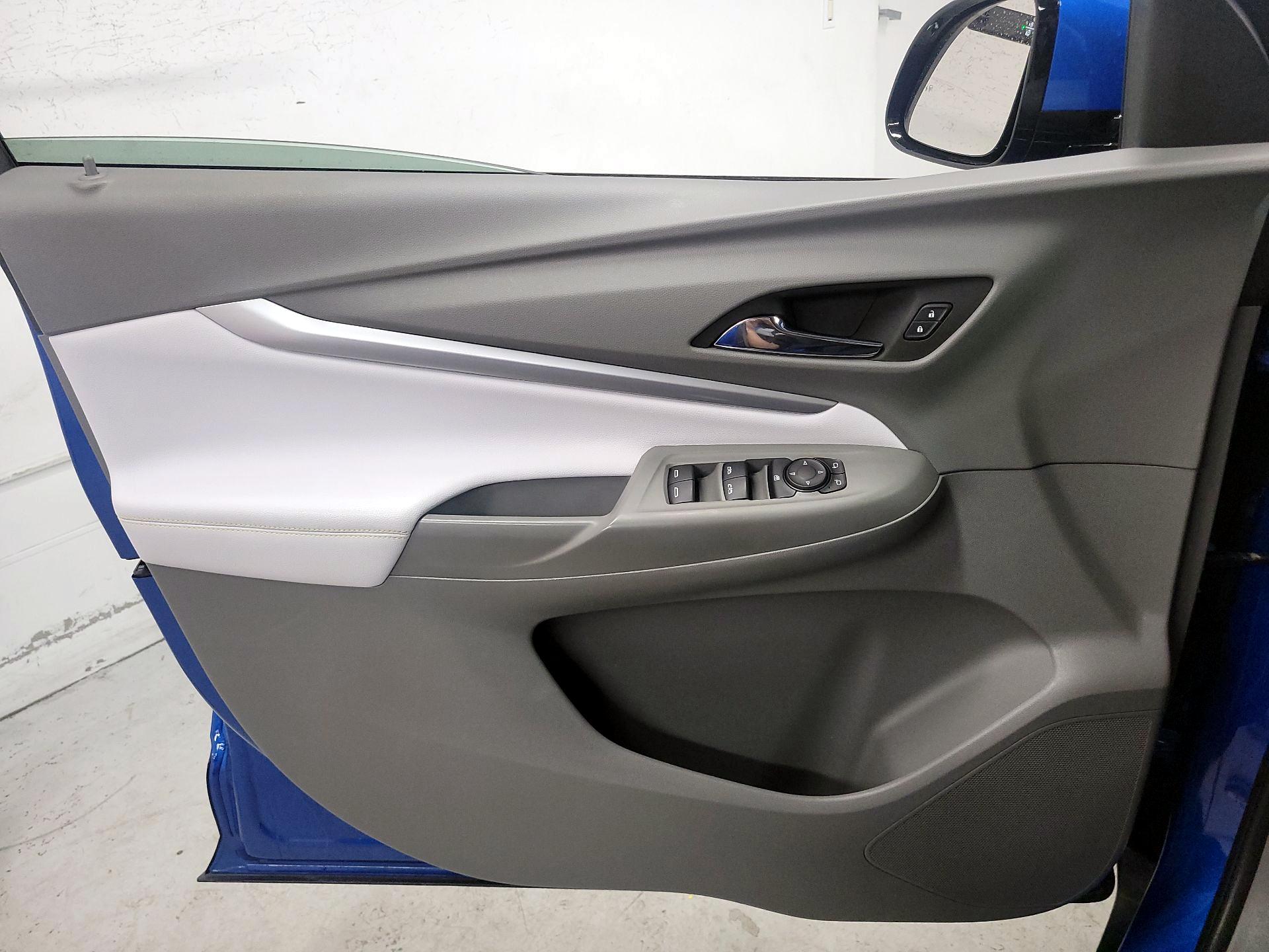Thumbnail: 2023 Chevrolet Bolt EUV - 12