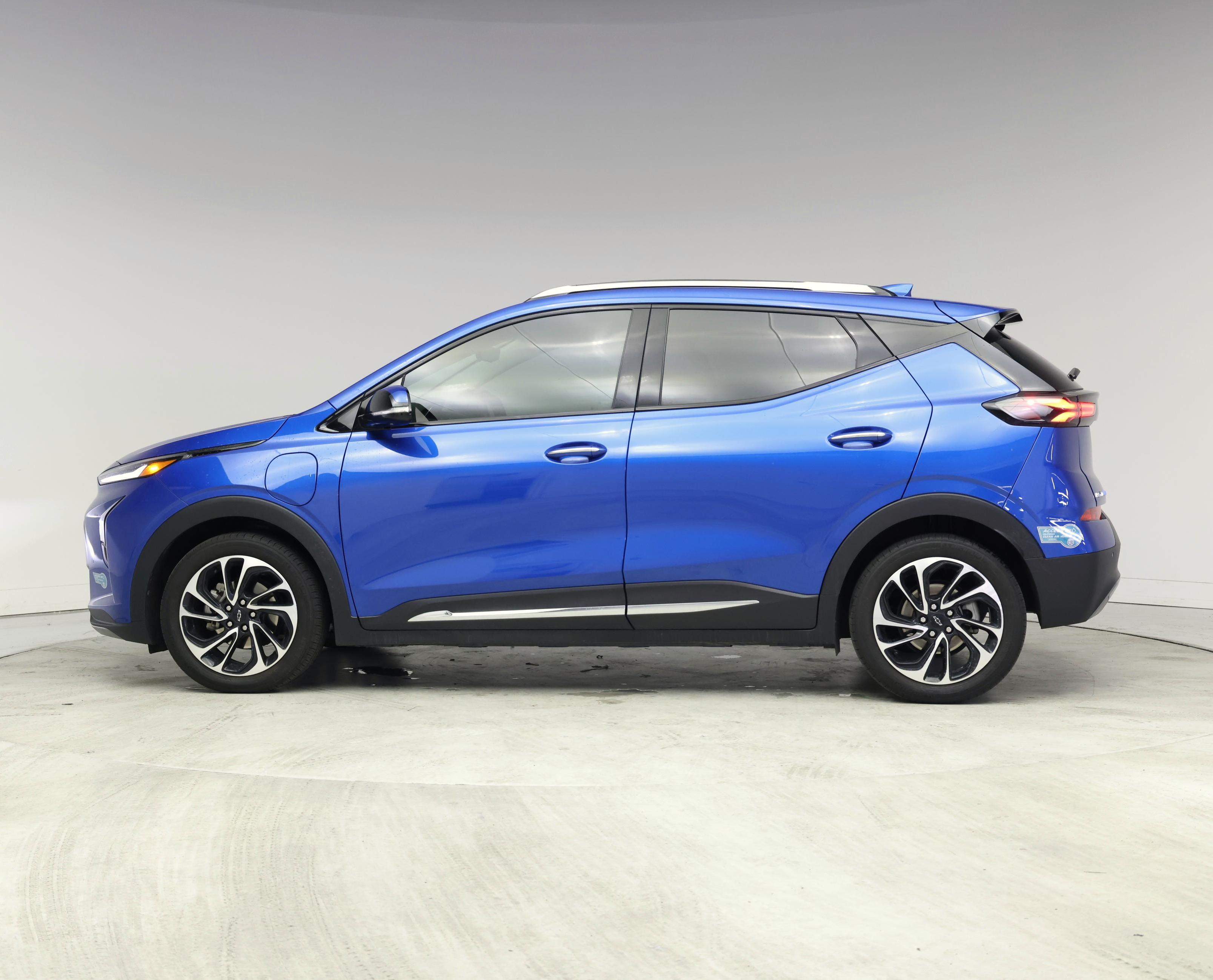 Thumbnail: 2023 Chevrolet Bolt EUV - 3